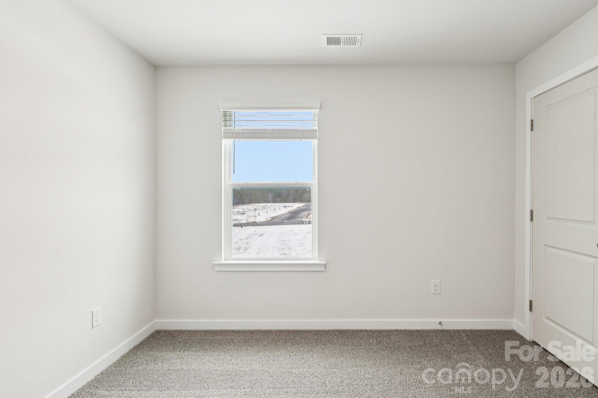1447 Mammoth Road — Hickory