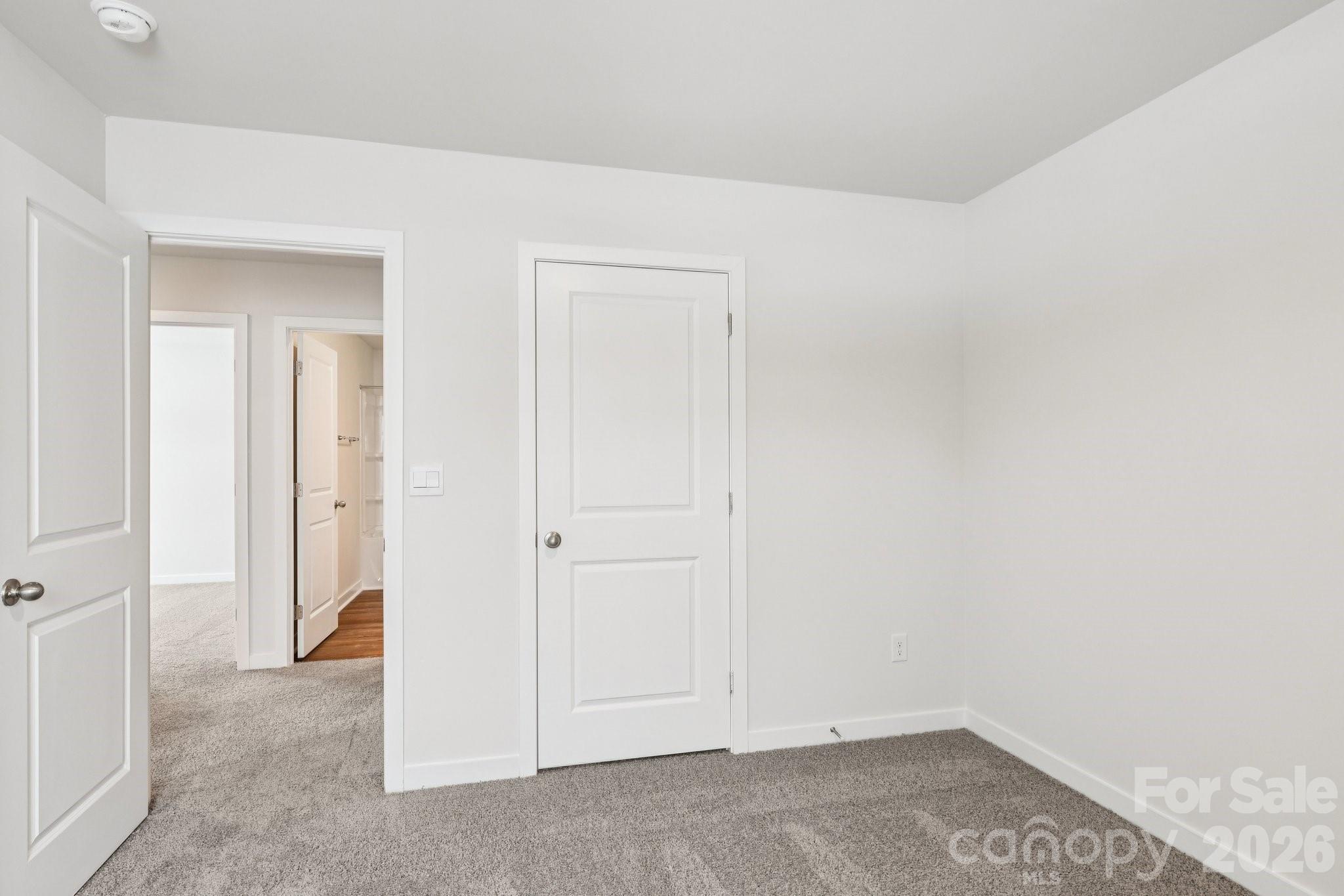 1447 Mammoth Road — Hickory