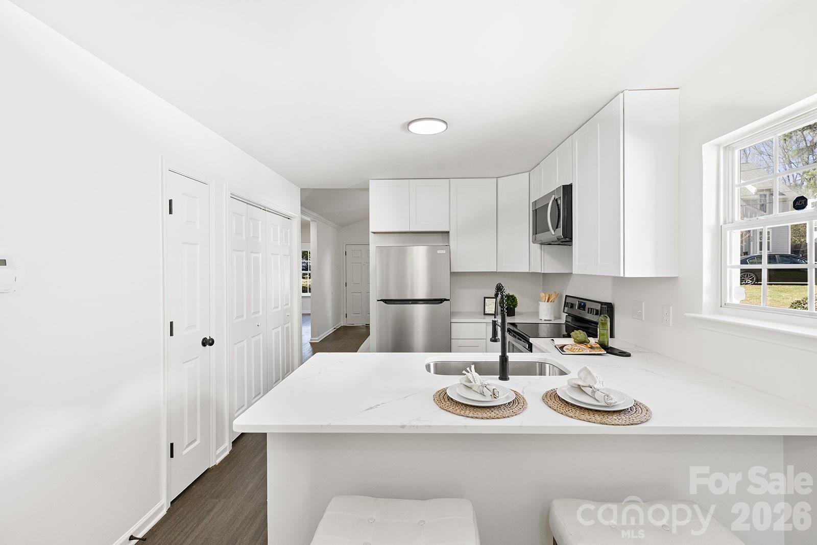 913 Tennyson Drive — Charlotte