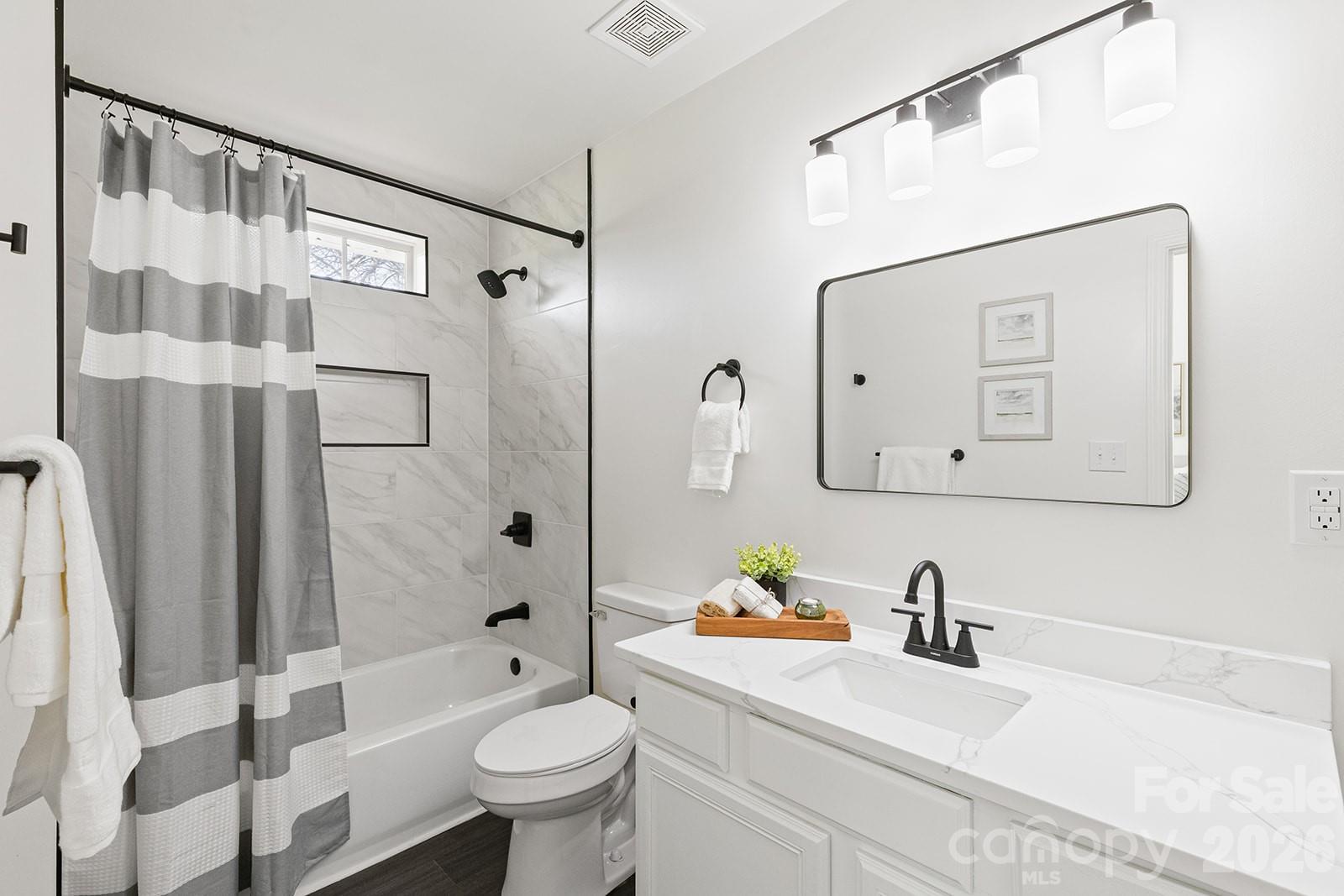 913 Tennyson Drive — Charlotte