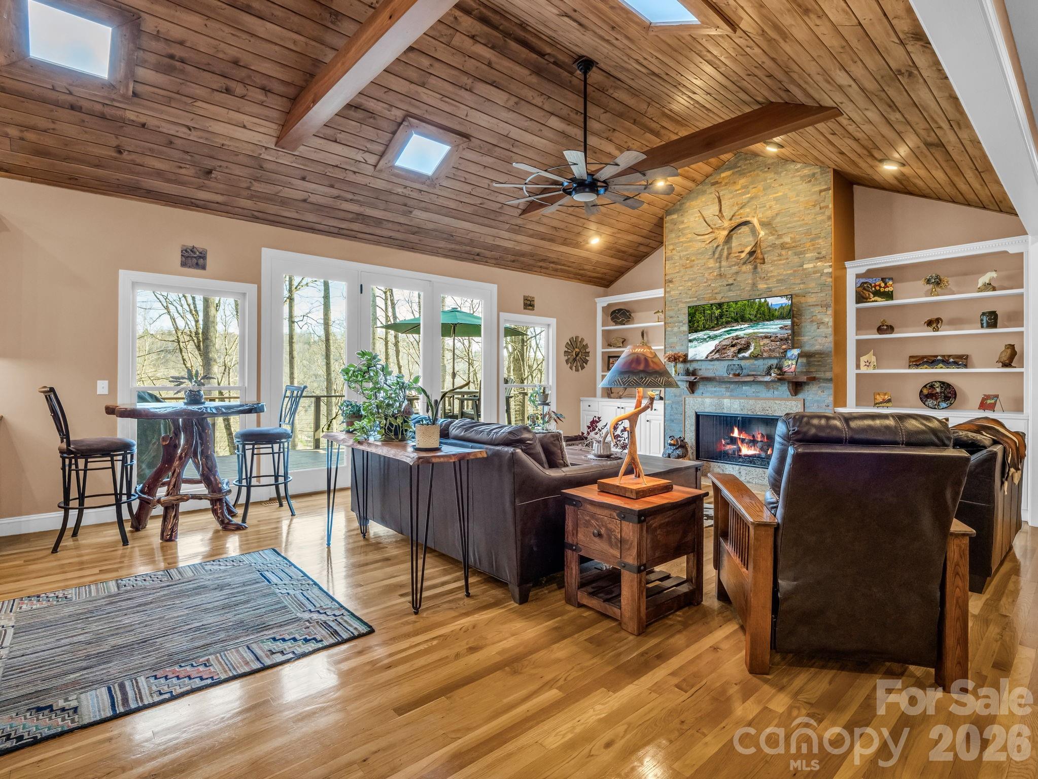 140 Mount Hebron Road — Hendersonville