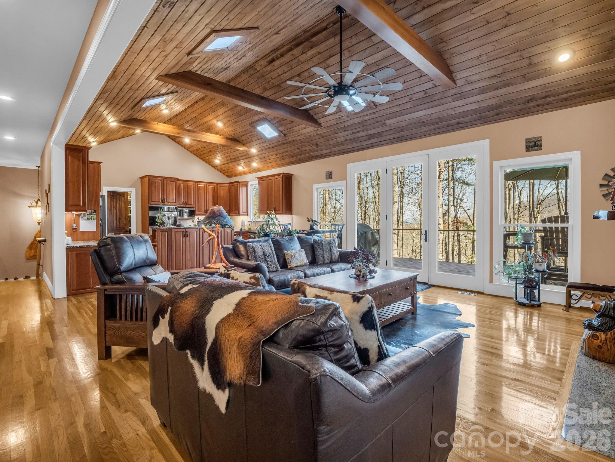 140 Mount Hebron Road — Hendersonville