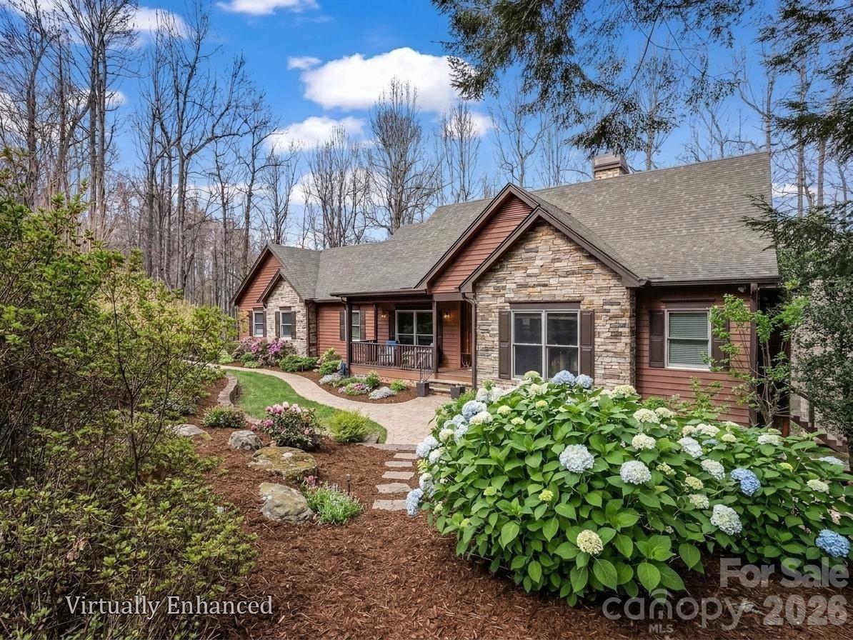 140 Mount Hebron Road — Hendersonville