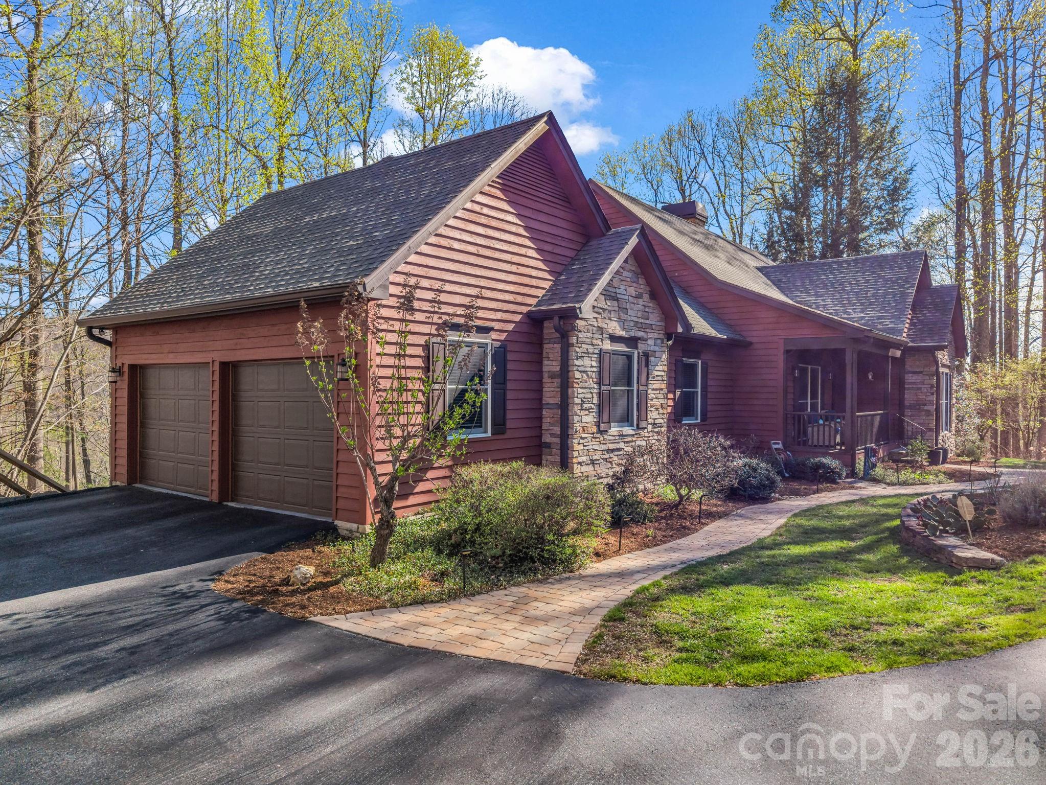 140 Mount Hebron Road — Hendersonville