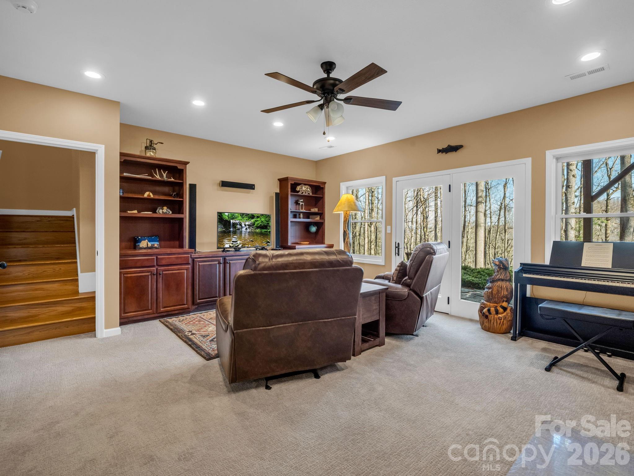 140 Mount Hebron Road — Hendersonville