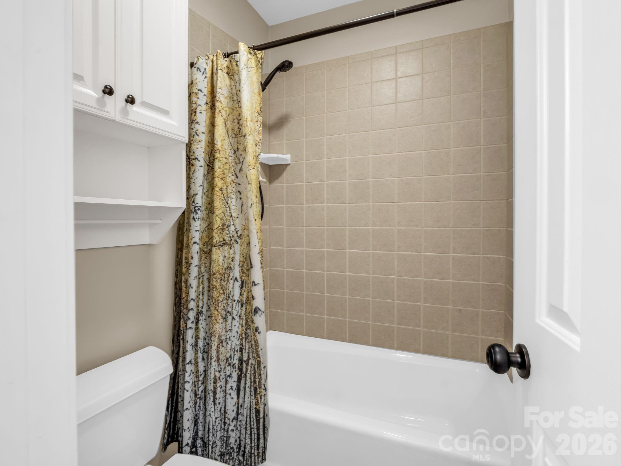 140 Mount Hebron Road — Hendersonville