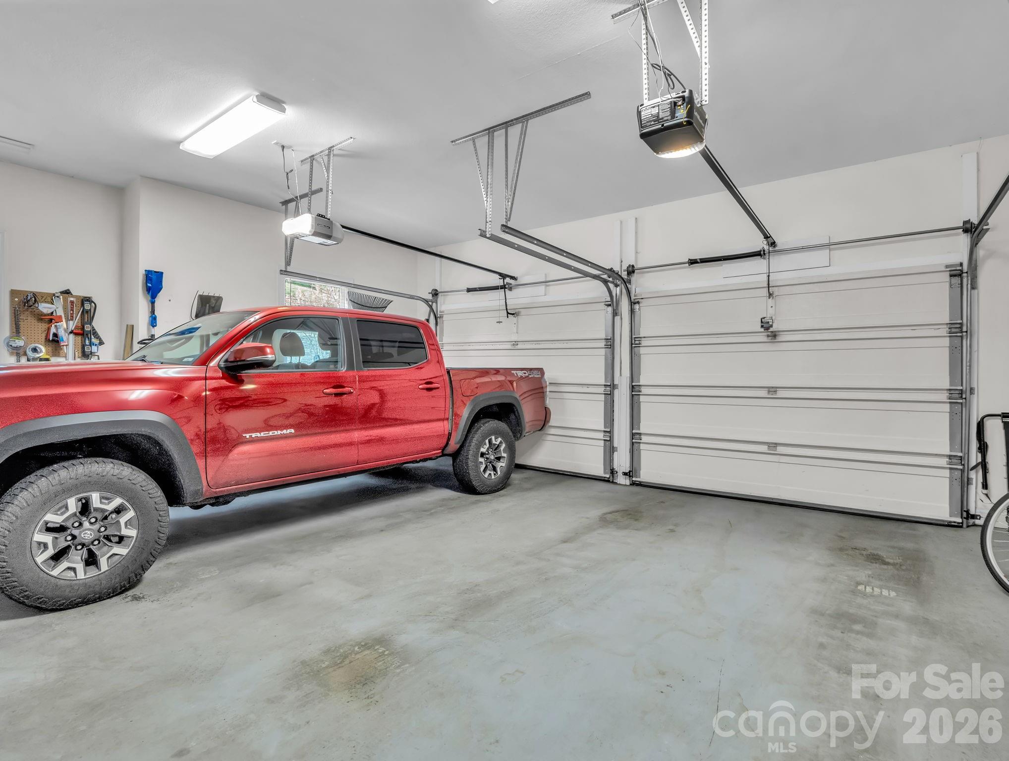 140 Mount Hebron Road — Hendersonville