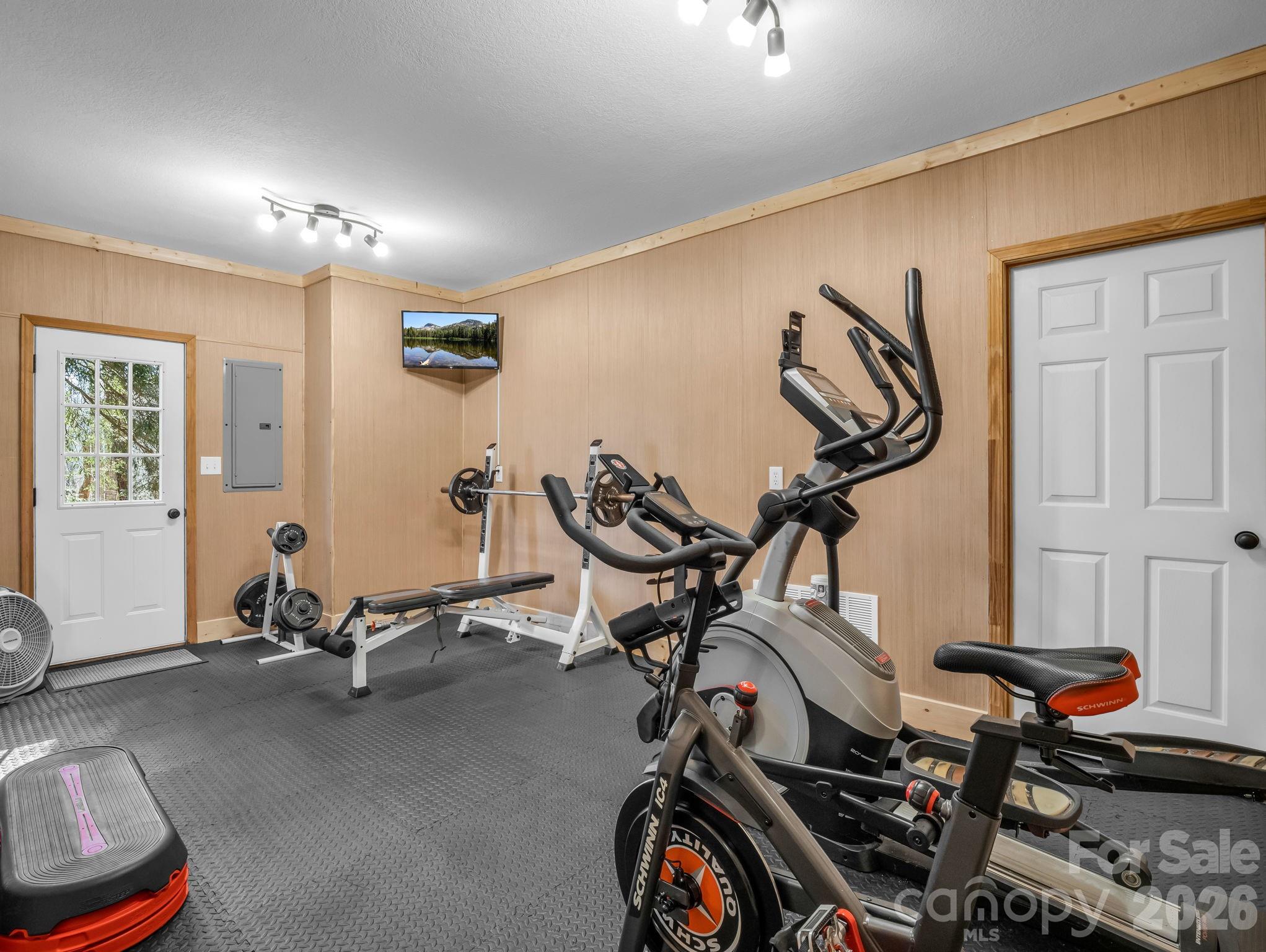 140 Mount Hebron Road — Hendersonville