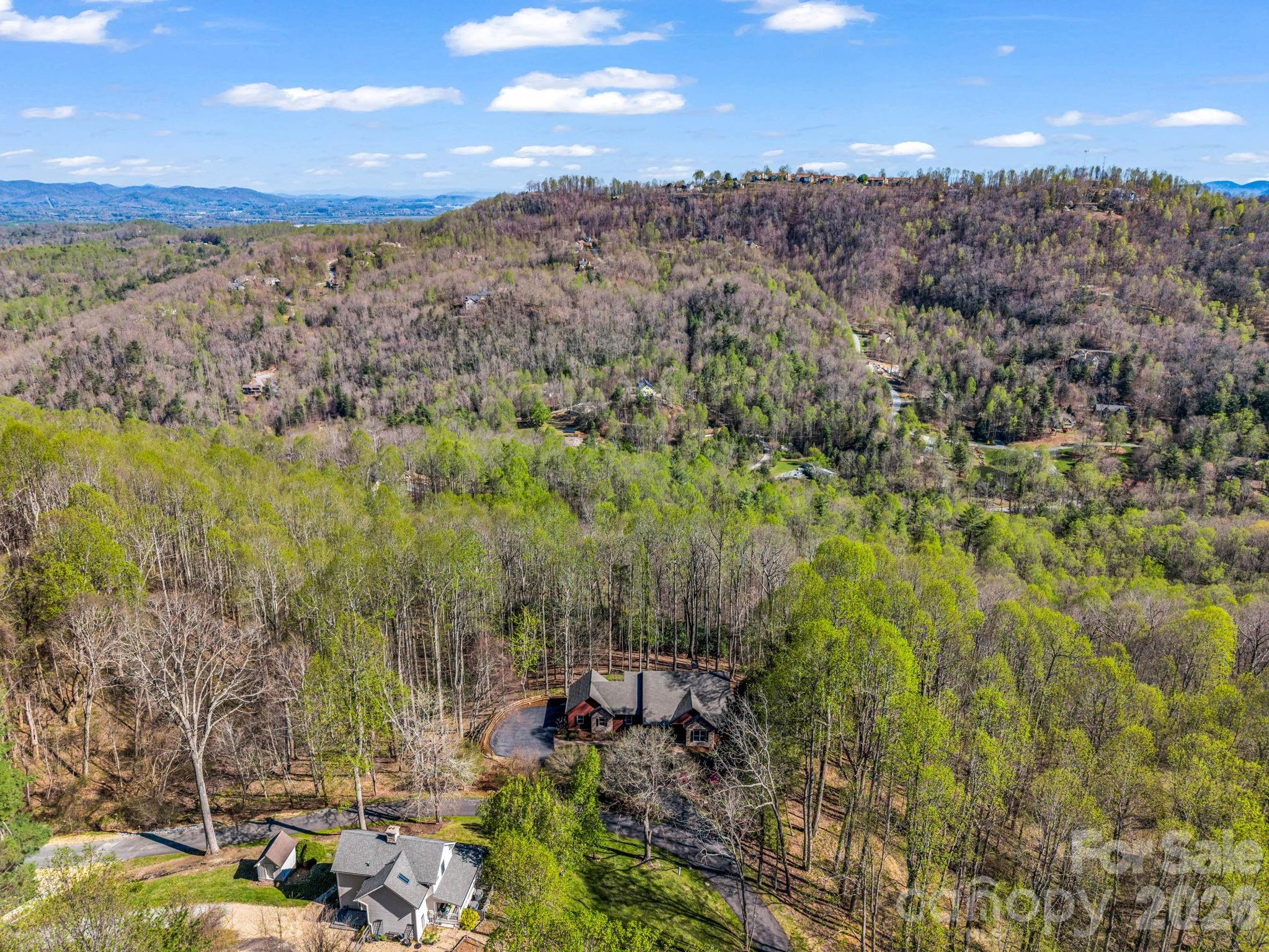140 Mount Hebron Road — Hendersonville