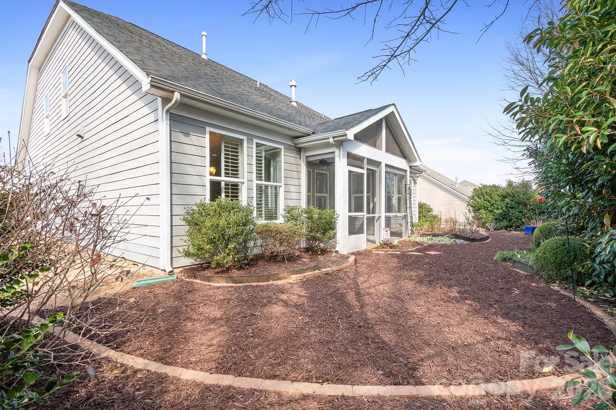 8911 Bur Lane — Huntersville