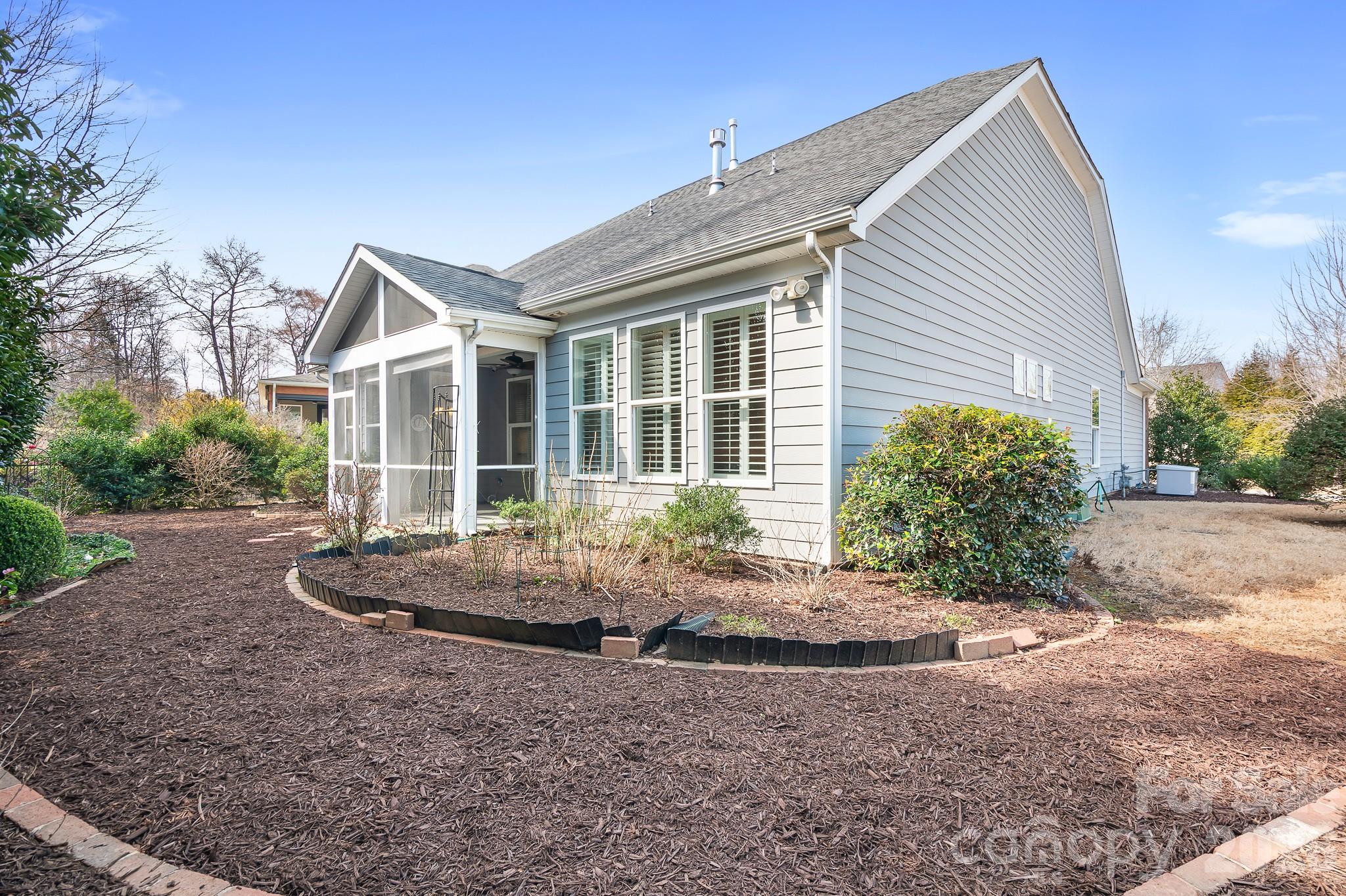 8911 Bur Lane — Huntersville