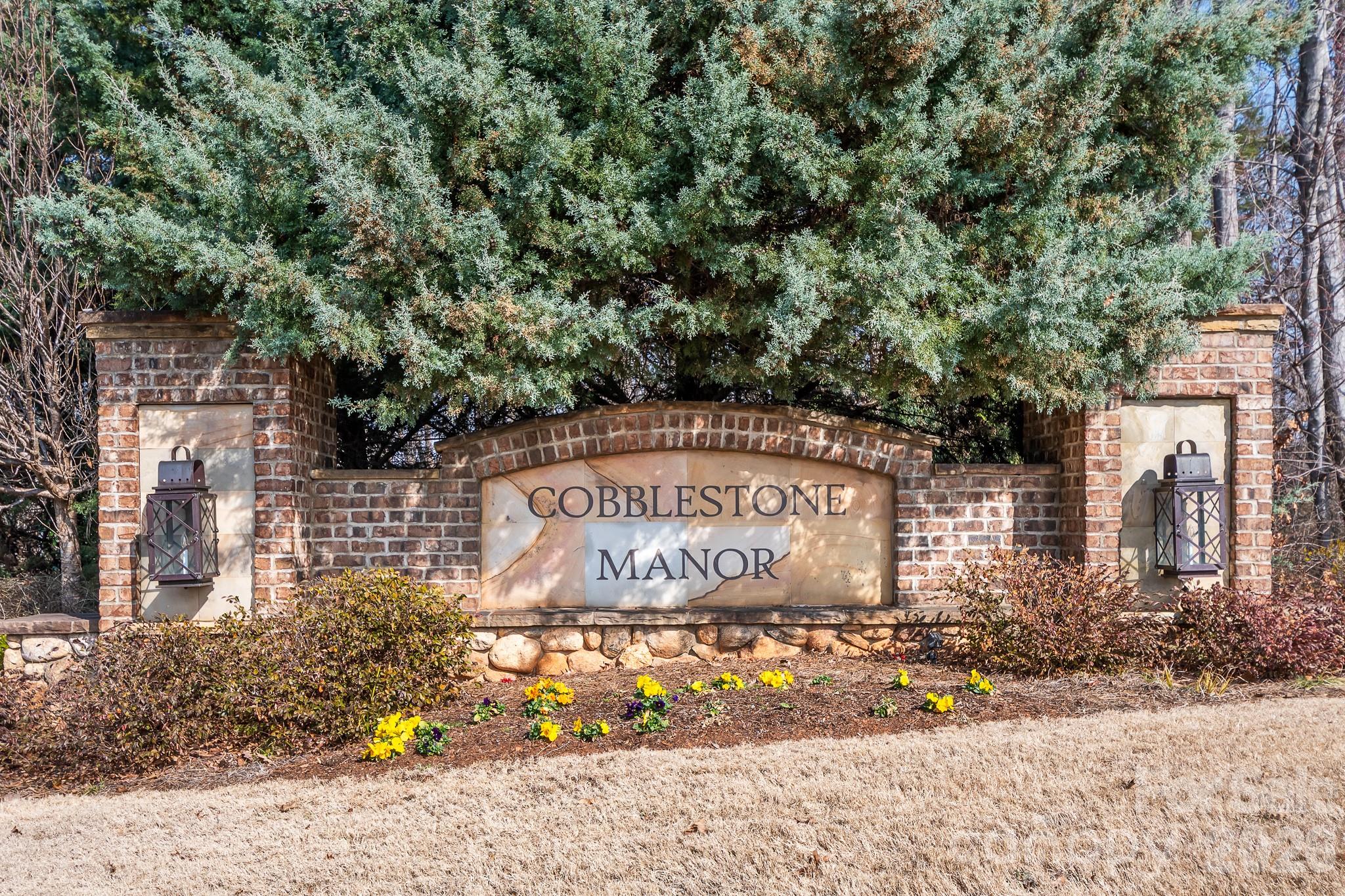 8911 Bur Lane — Huntersville