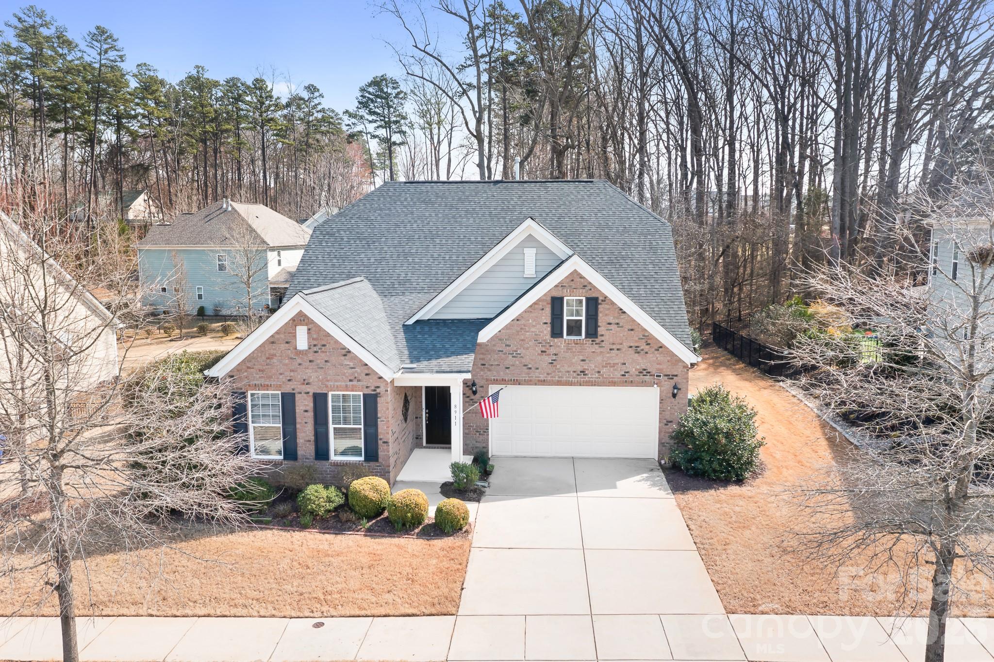 8911 Bur Lane — Huntersville