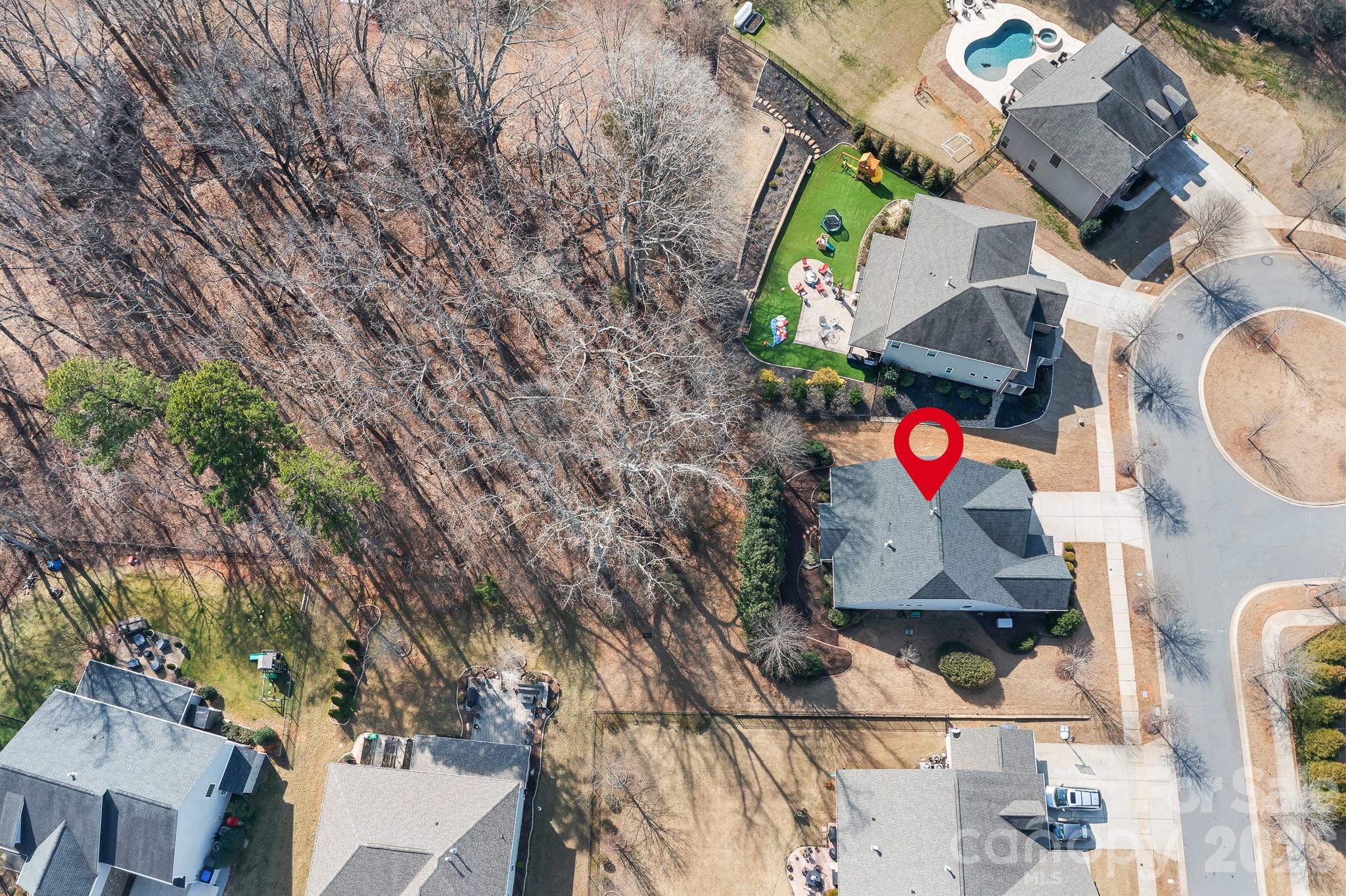 8911 Bur Lane — Huntersville