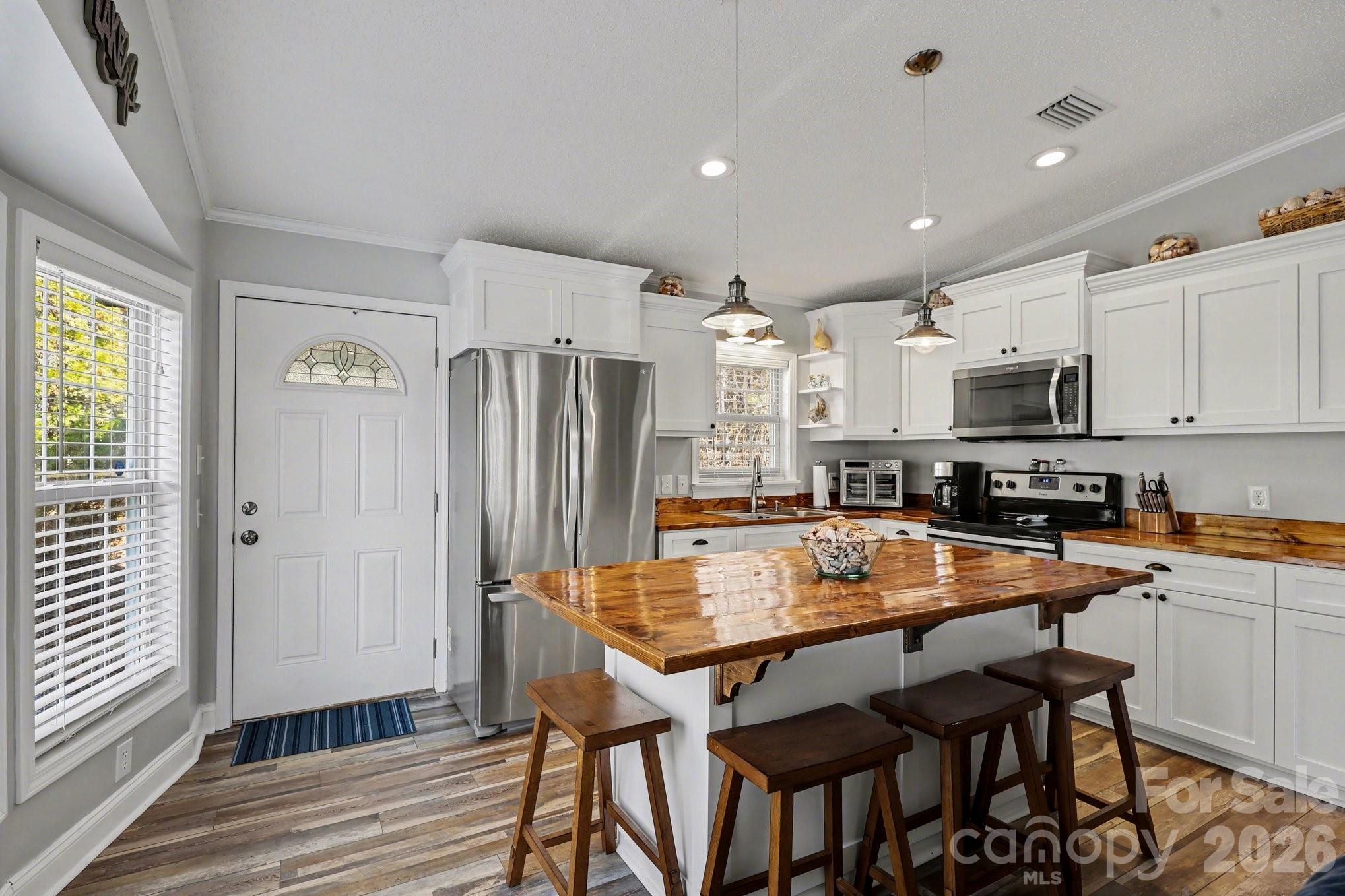 119 Deerfield Drive — New London