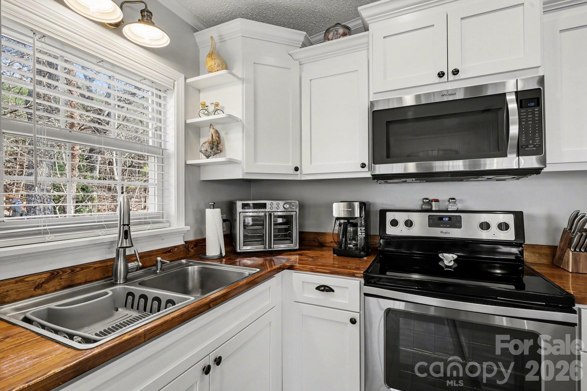 119 Deerfield Drive — New London