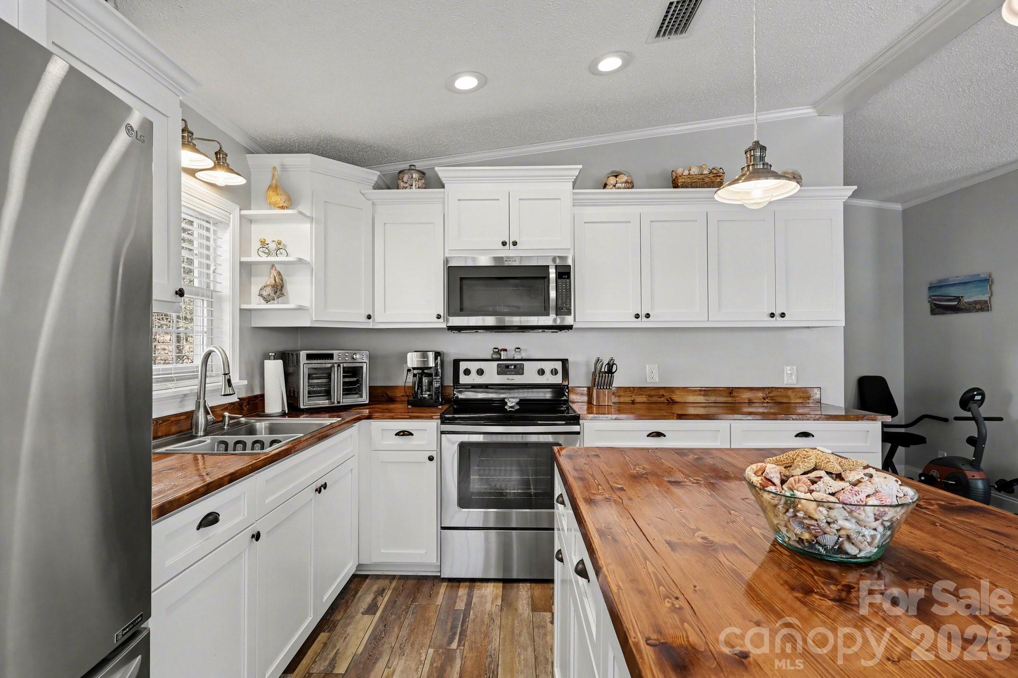 119 Deerfield Drive — New London
