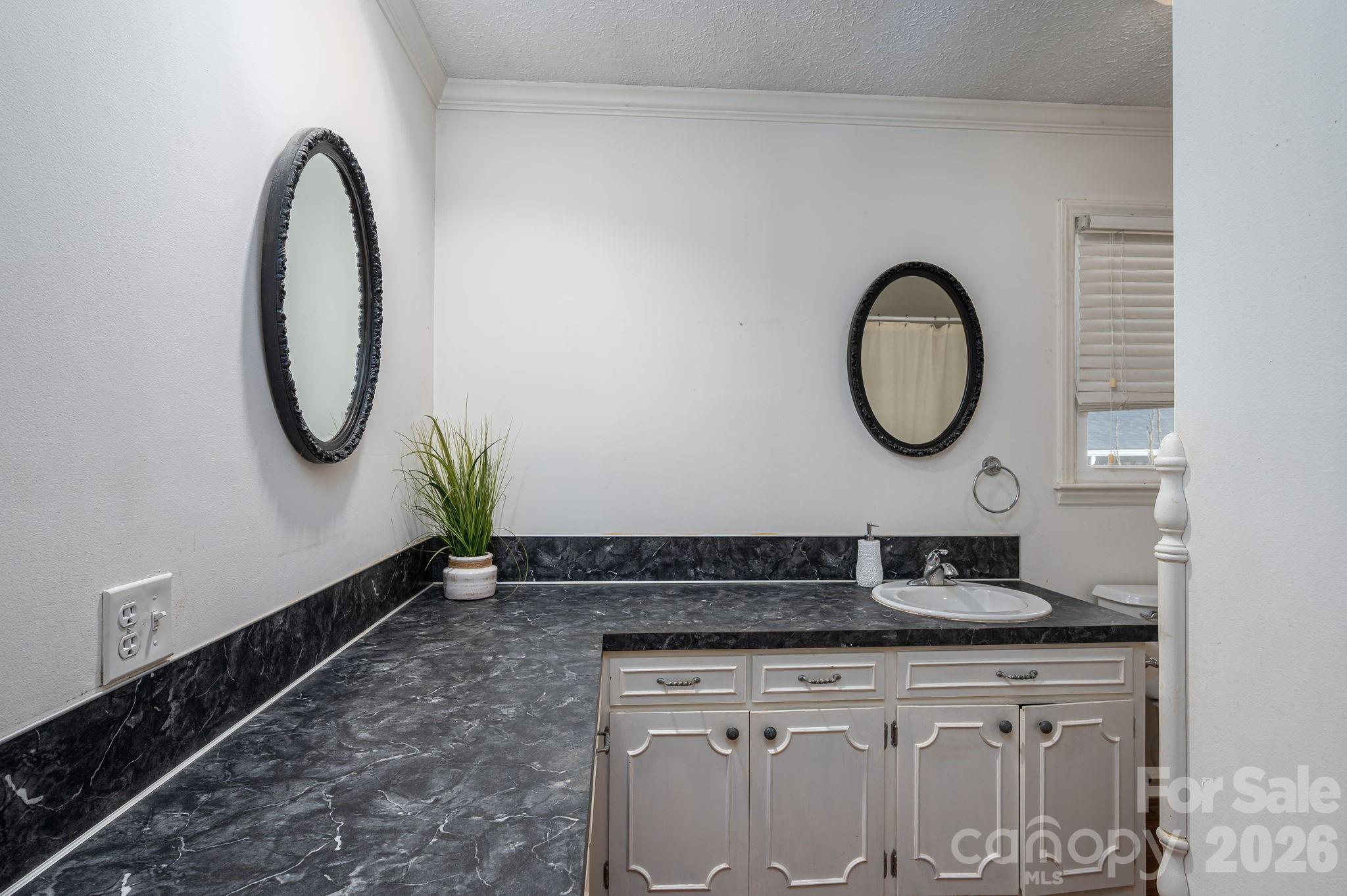 221 Lee Black Road — Cherryville