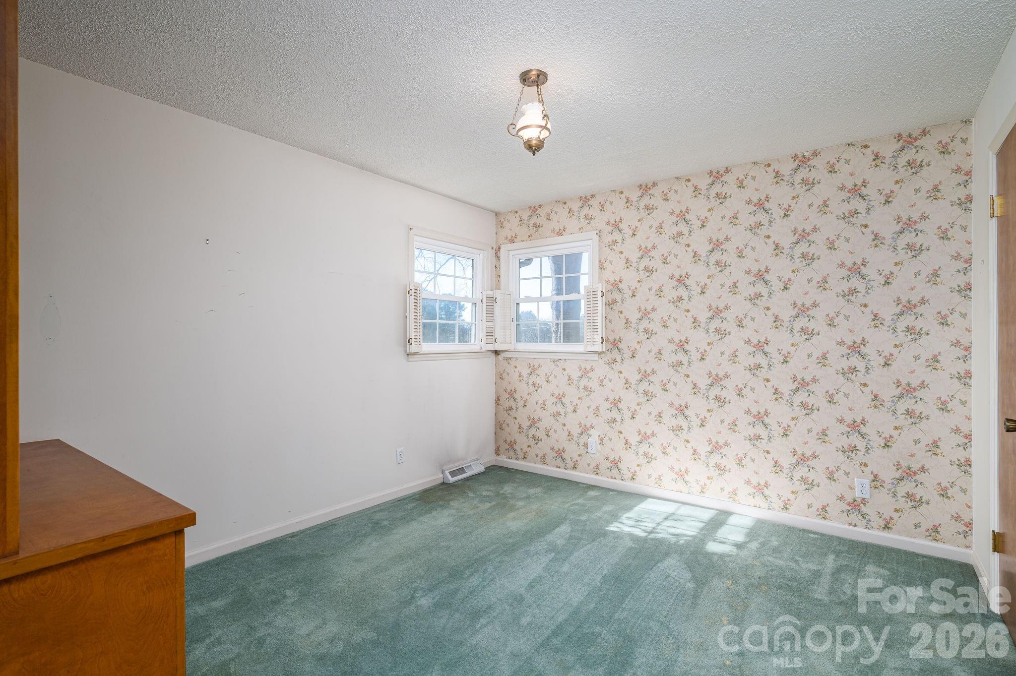 221 Lee Black Road — Cherryville