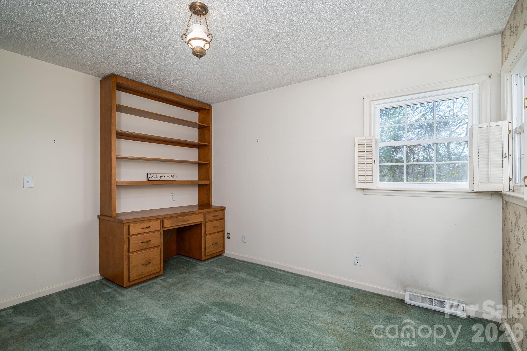 221 Lee Black Road — Cherryville