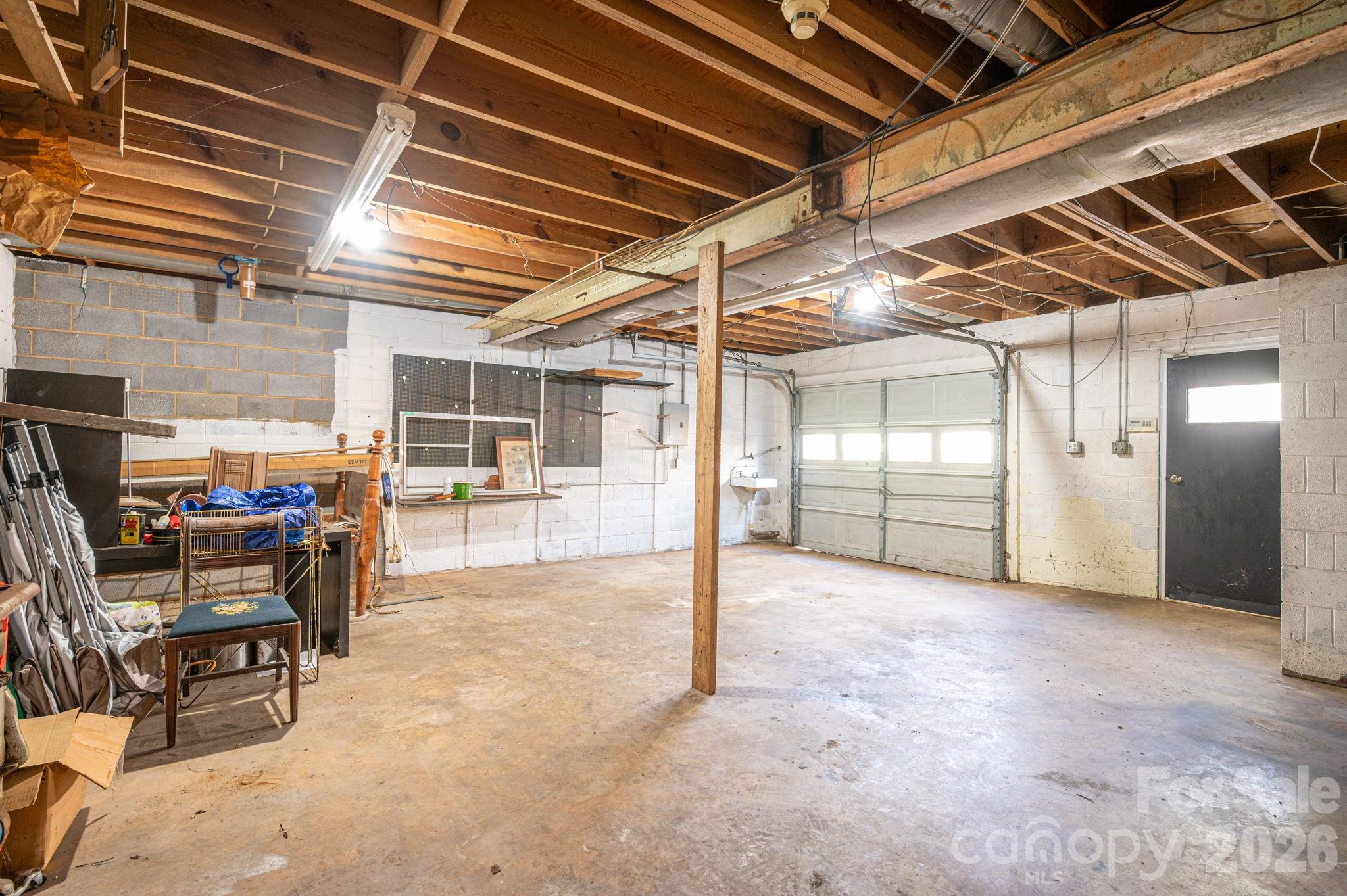 221 Lee Black Road — Cherryville
