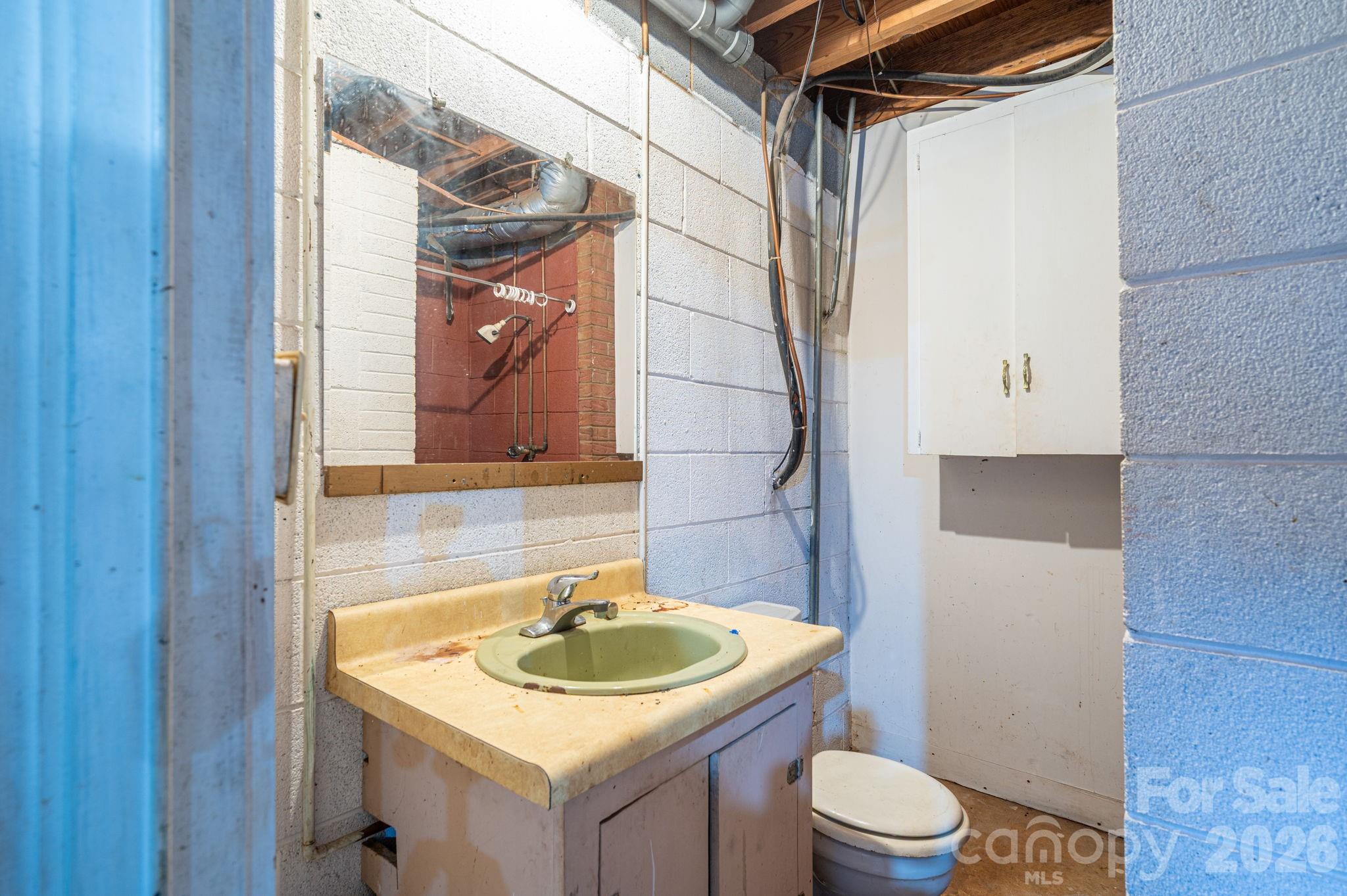 221 Lee Black Road — Cherryville