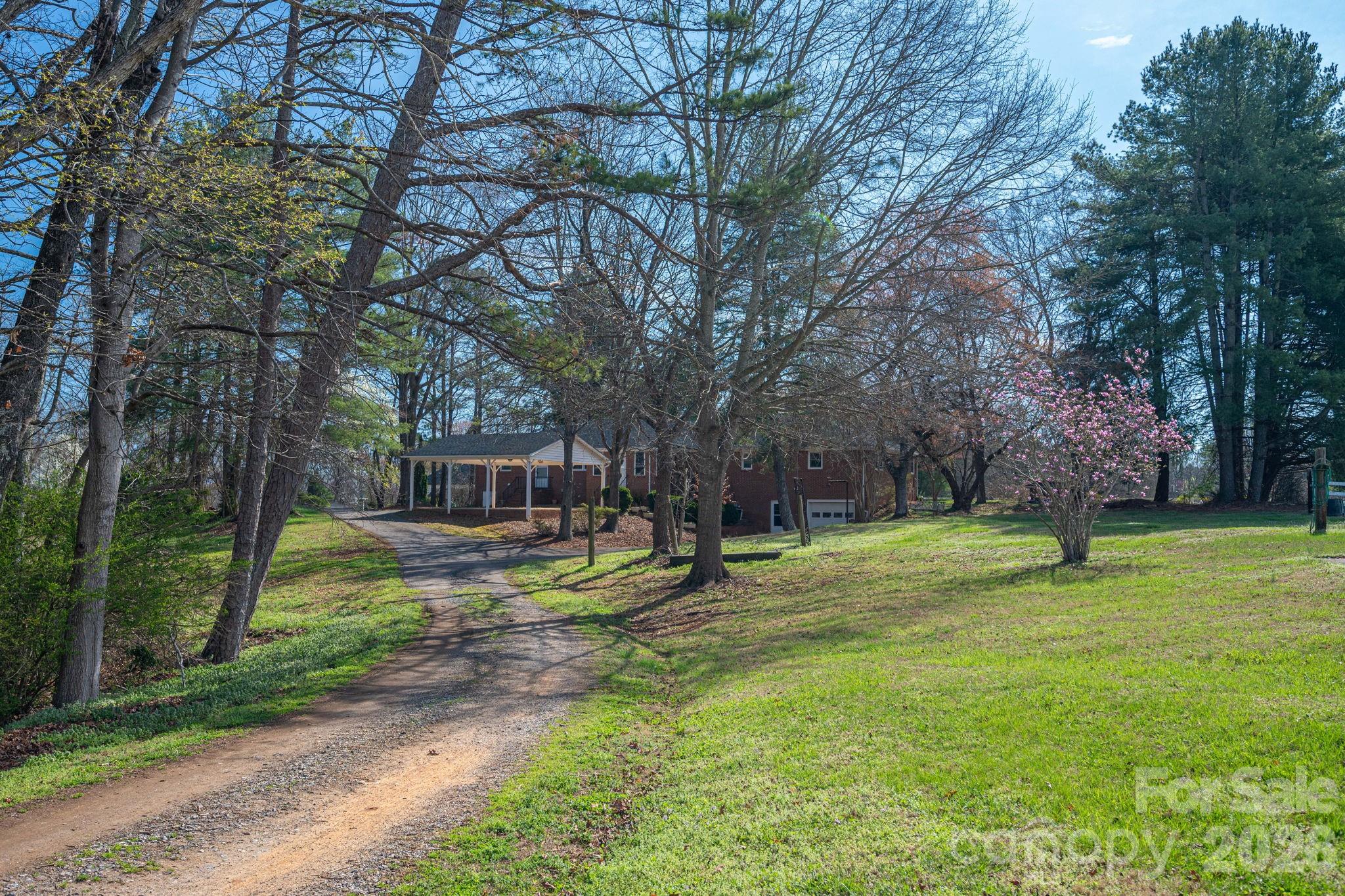 221 Lee Black Road — Cherryville