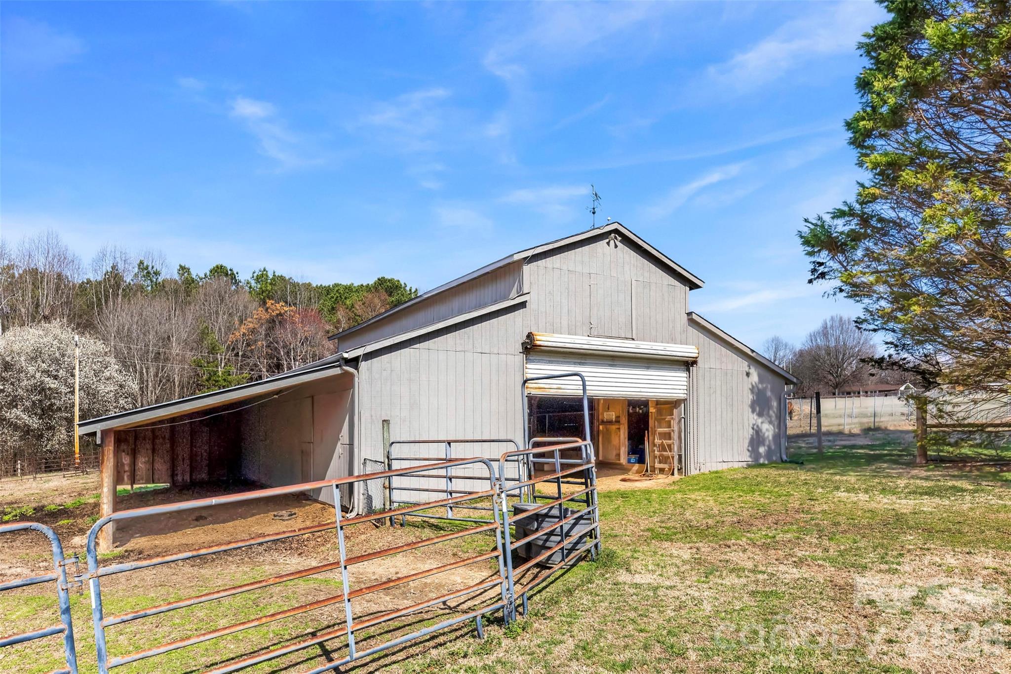 4242 John Ritchie Road — Iron Station