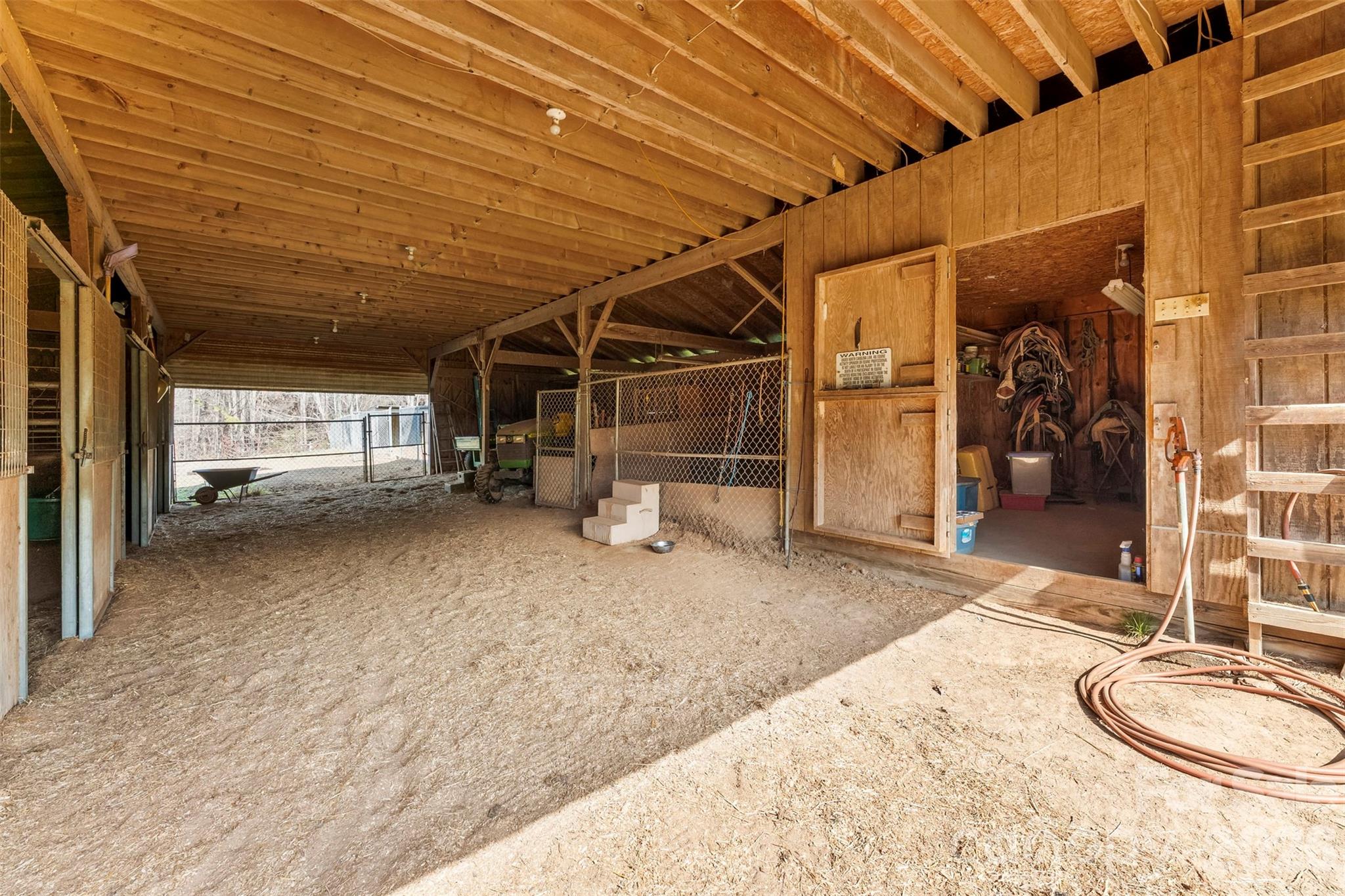 4242 John Ritchie Road — Iron Station