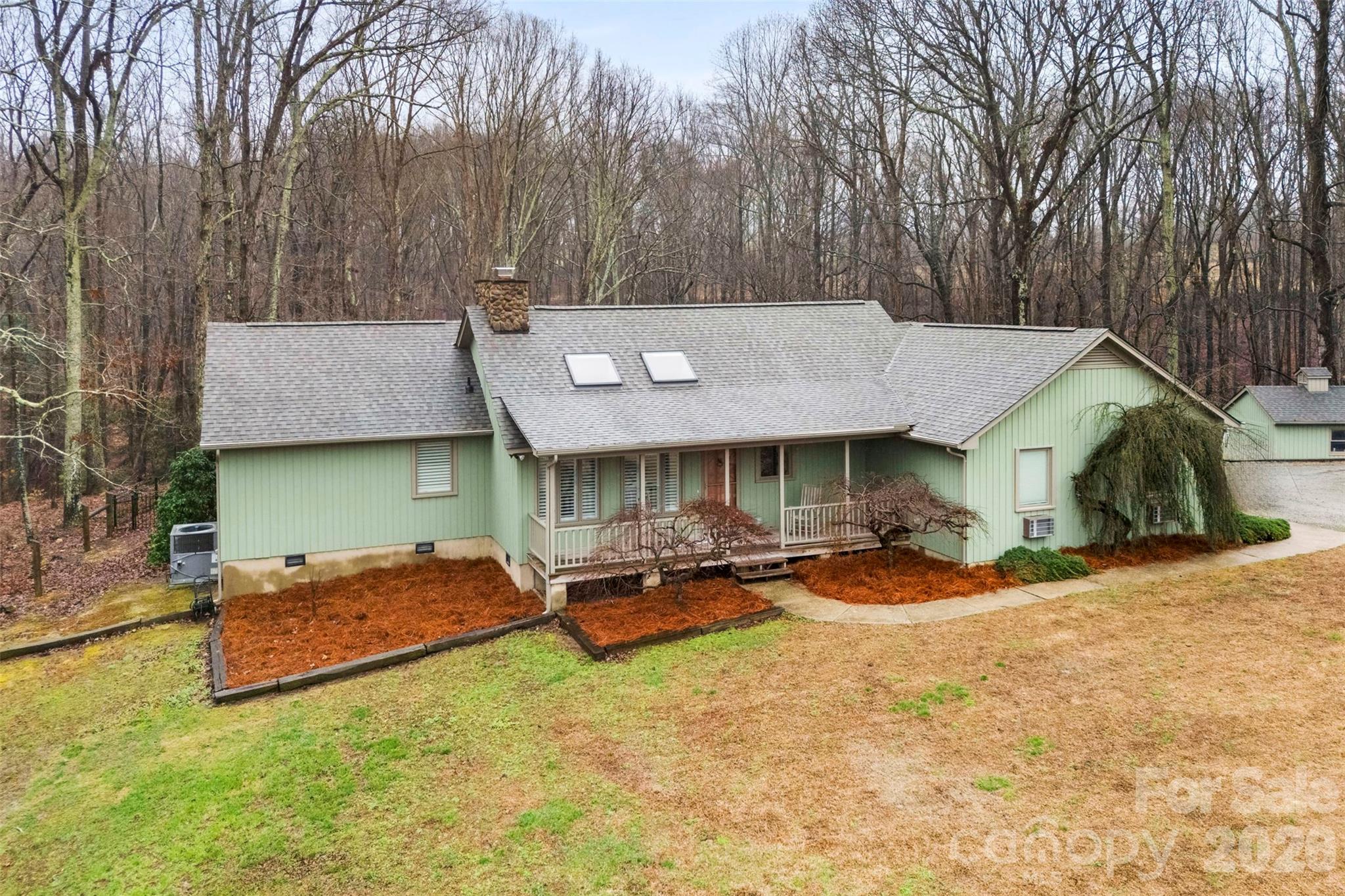 4242 John Ritchie Road — Iron Station