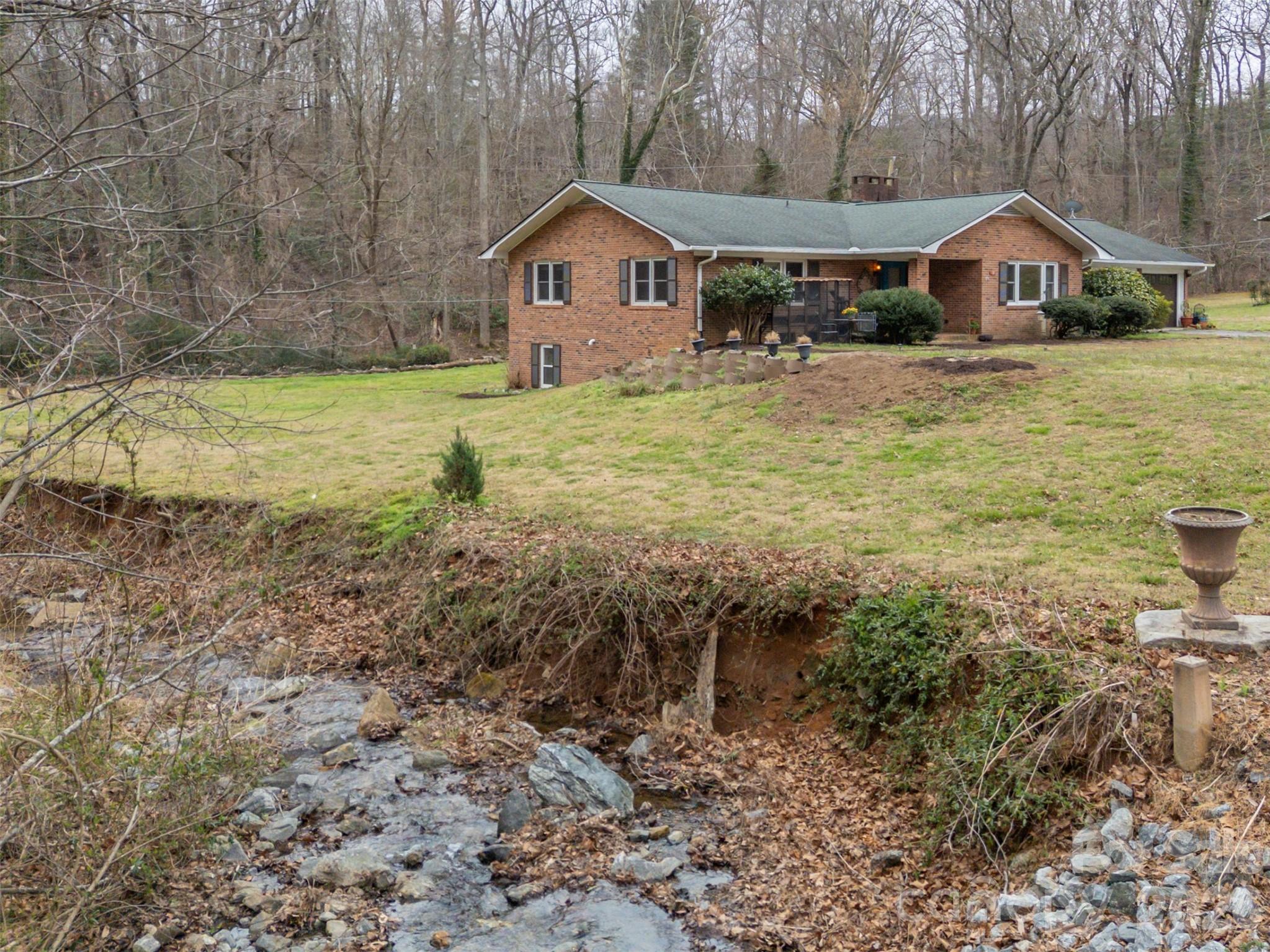 15 Meadowlark Drive — Tryon