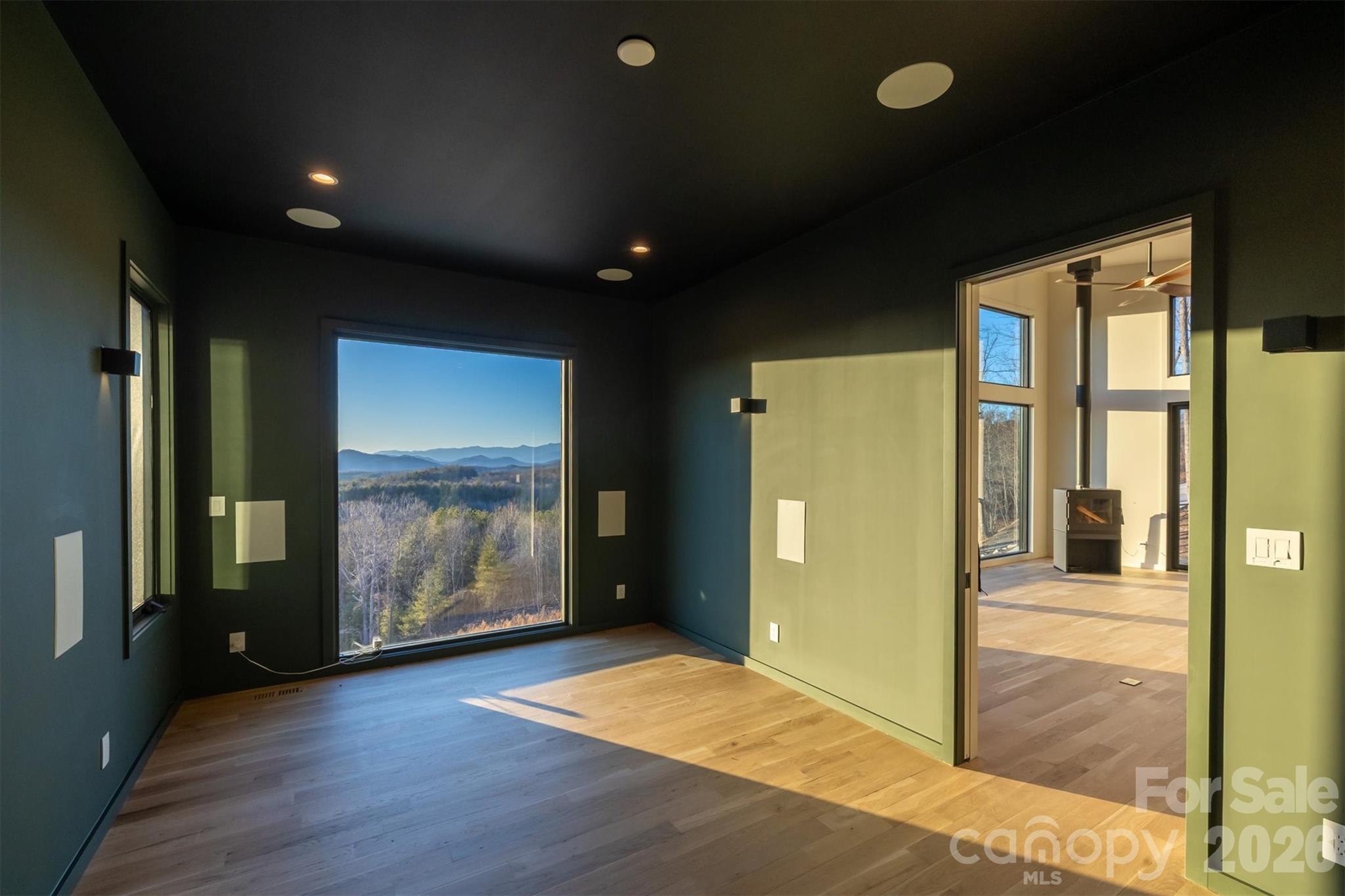 463 Summit Trail — Nebo