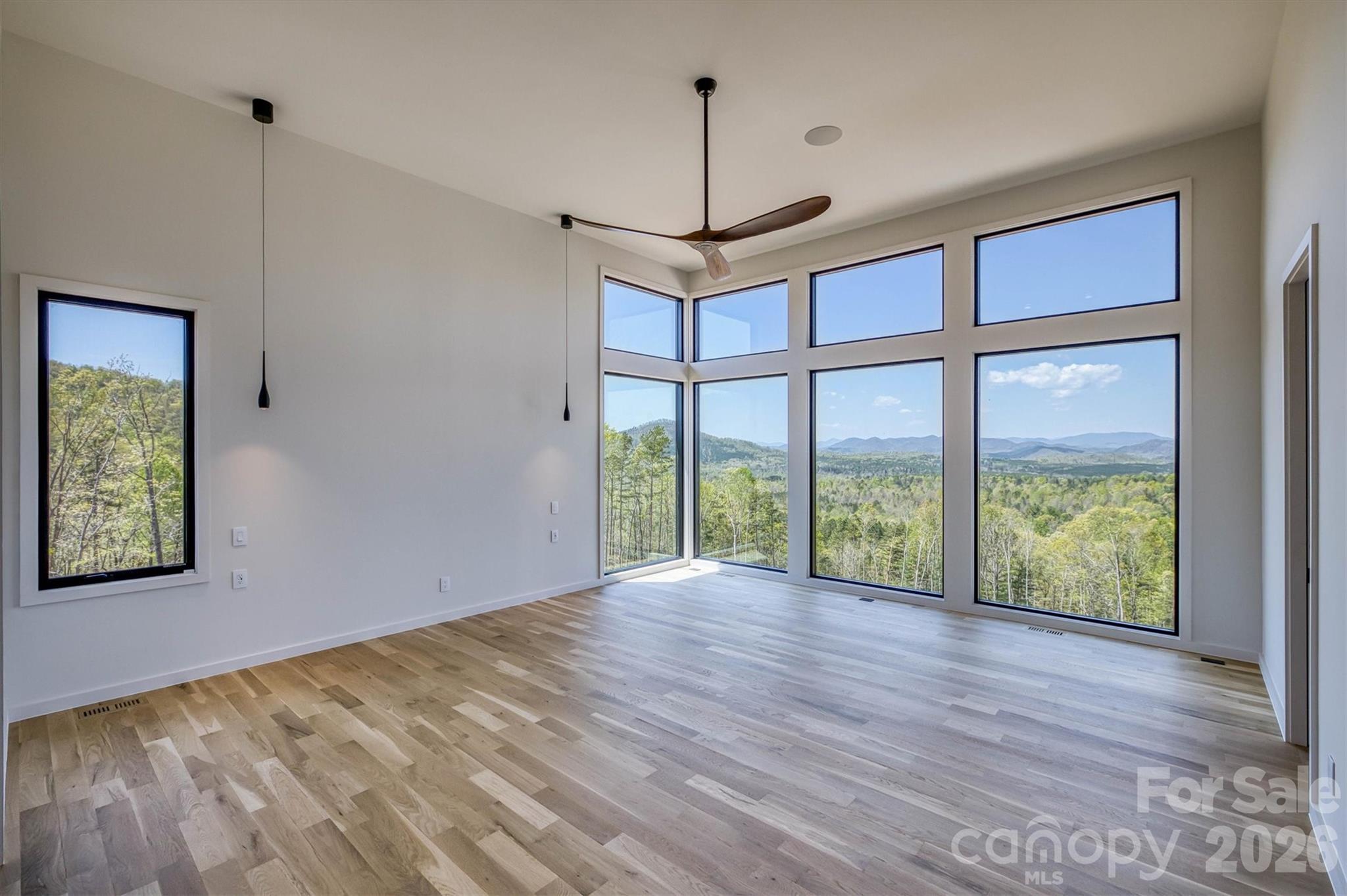 463 Summit Trail — Nebo