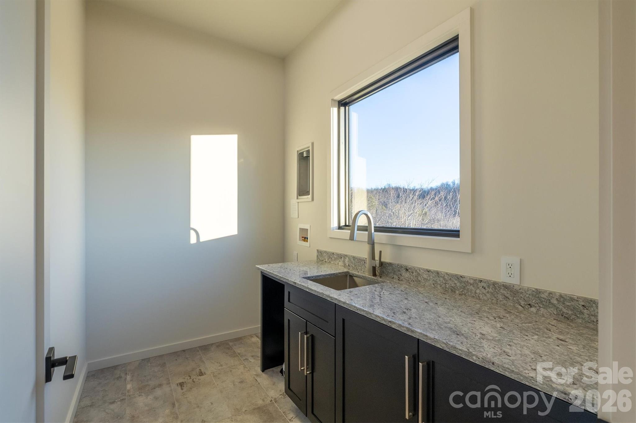 463 Summit Trail — Nebo