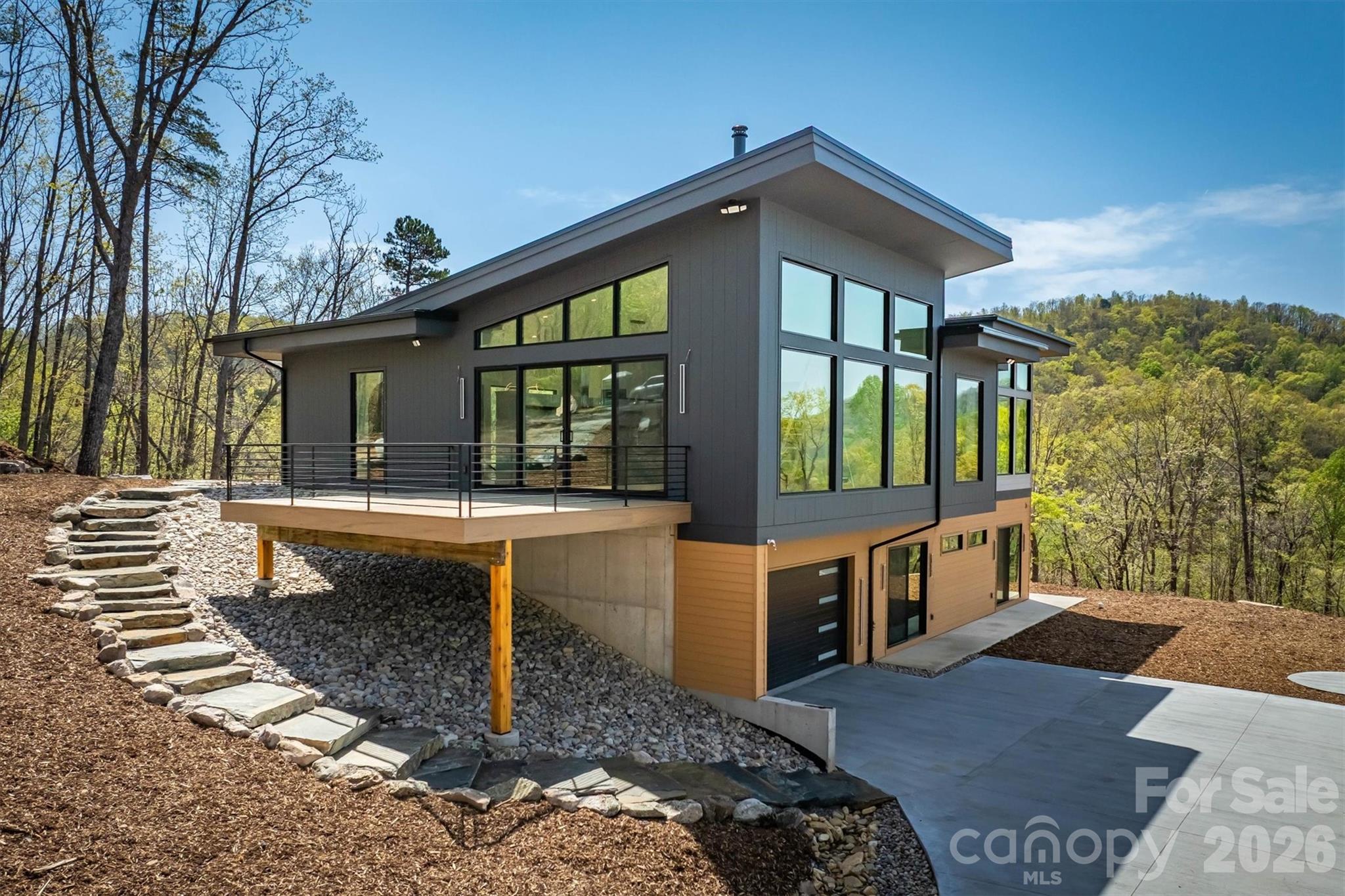 463 Summit Trail — Nebo