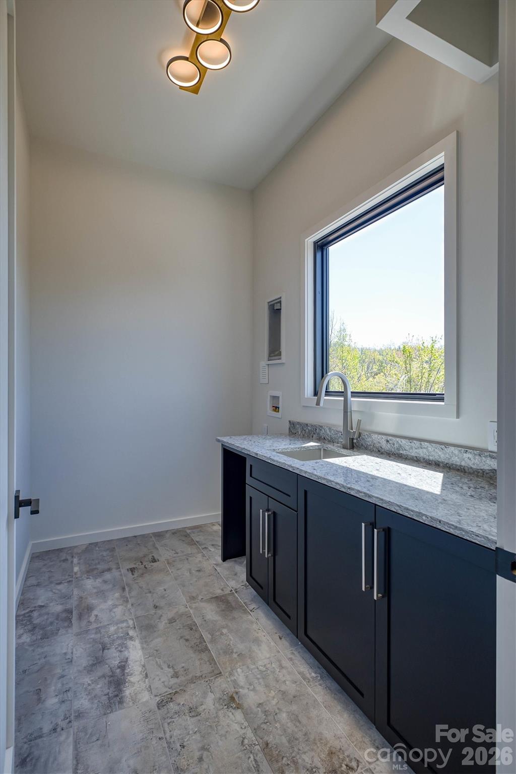 463 Summit Trail — Nebo