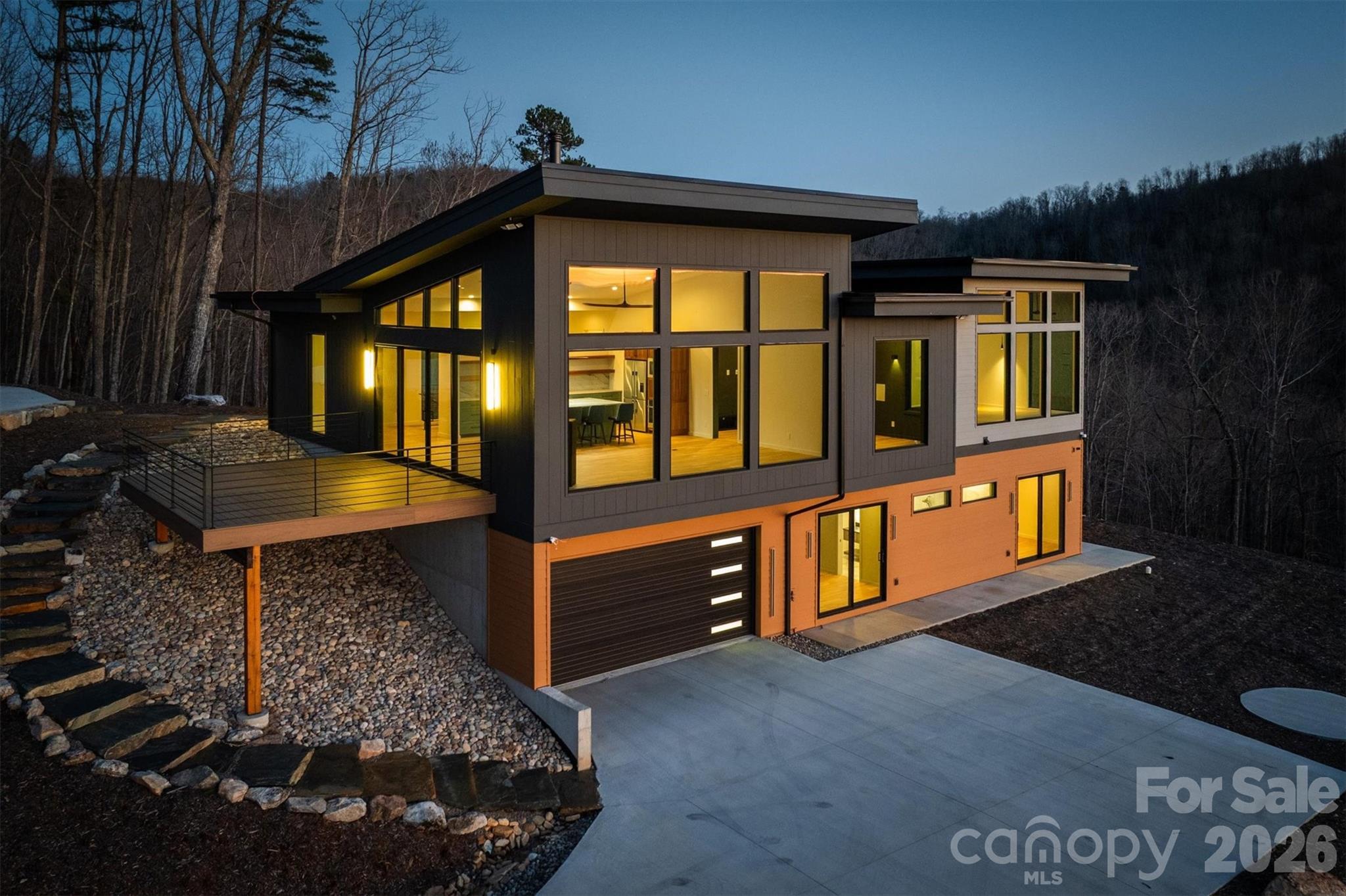 463 Summit Trail — Nebo