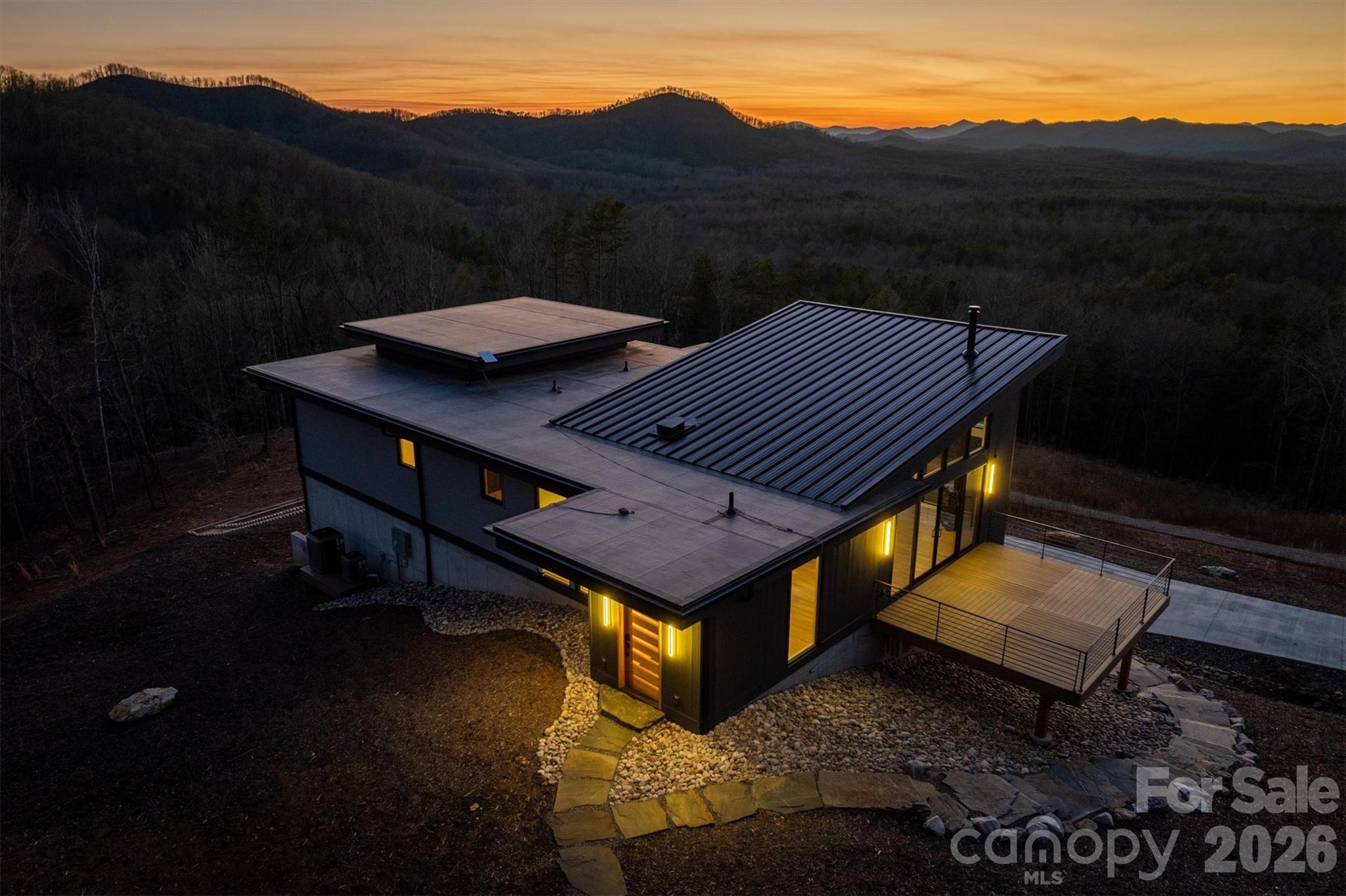 463 Summit Trail — Nebo