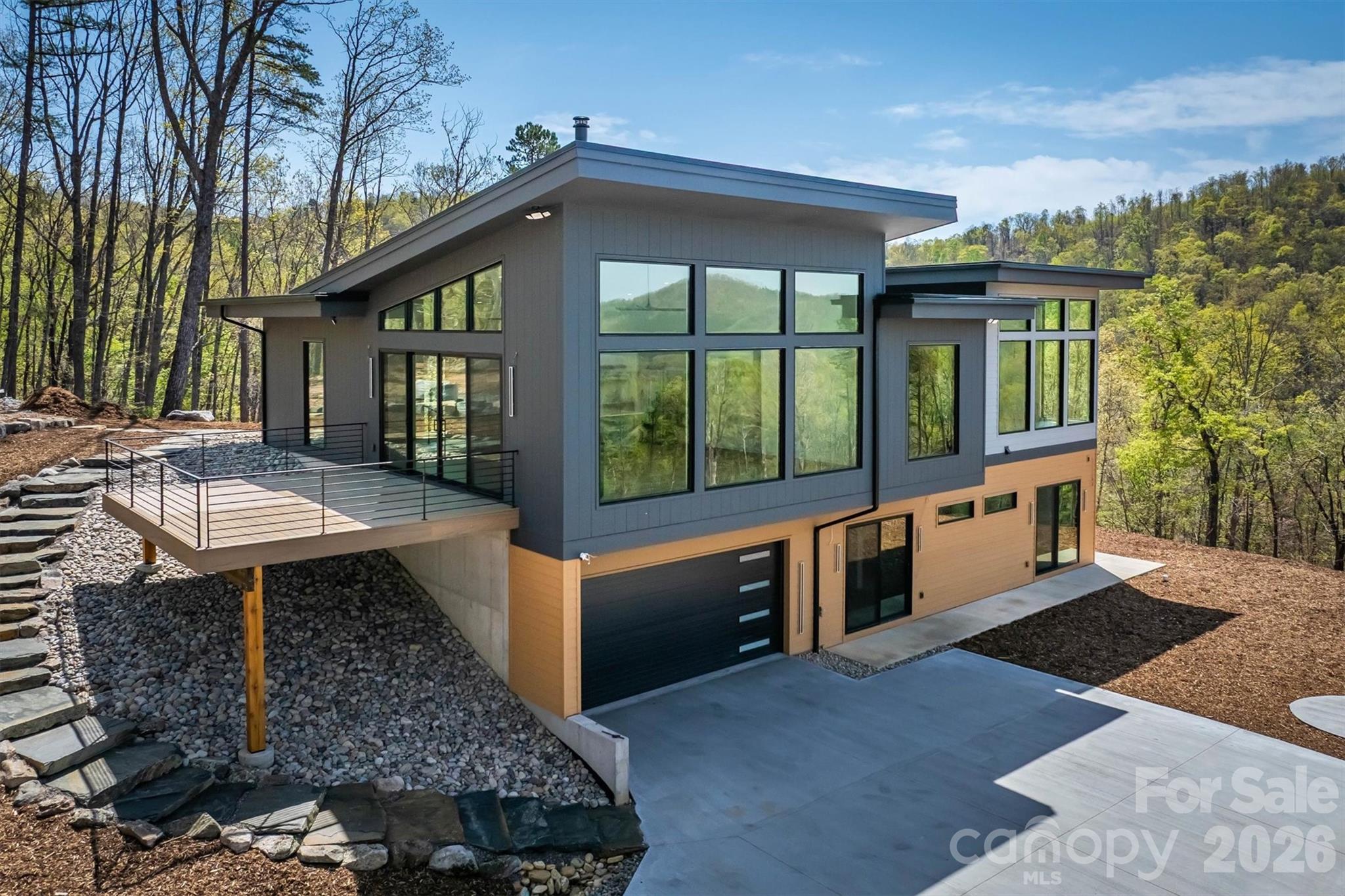 463 Summit Trail — Nebo