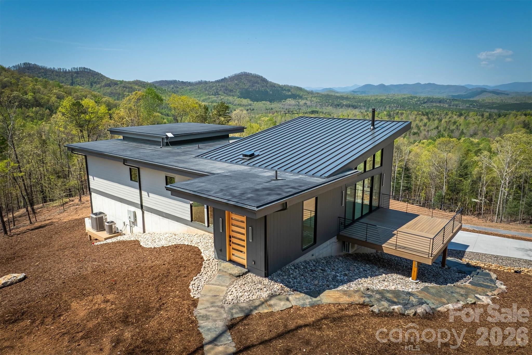 463 Summit Trail — Nebo
