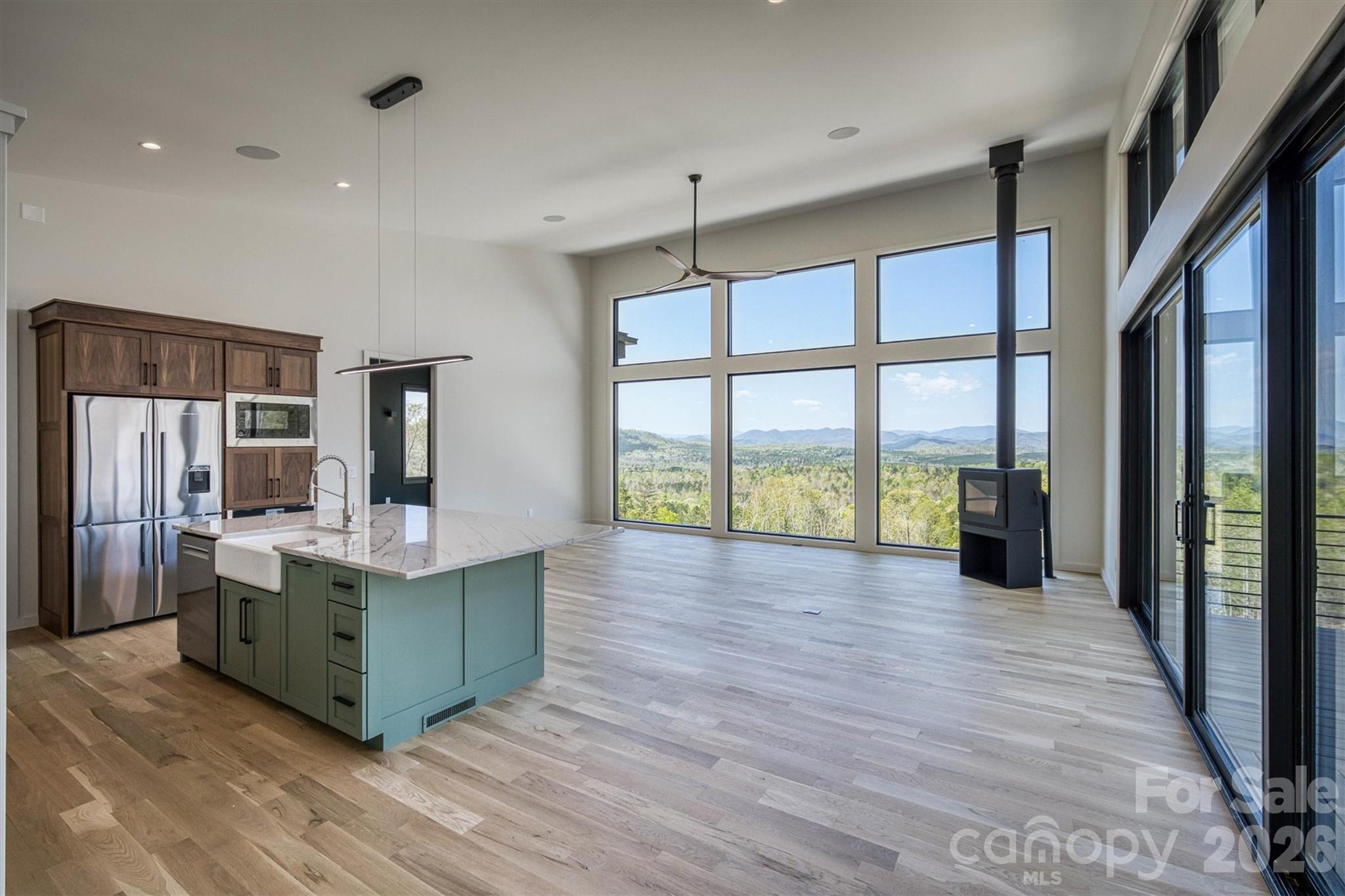 463 Summit Trail — Nebo