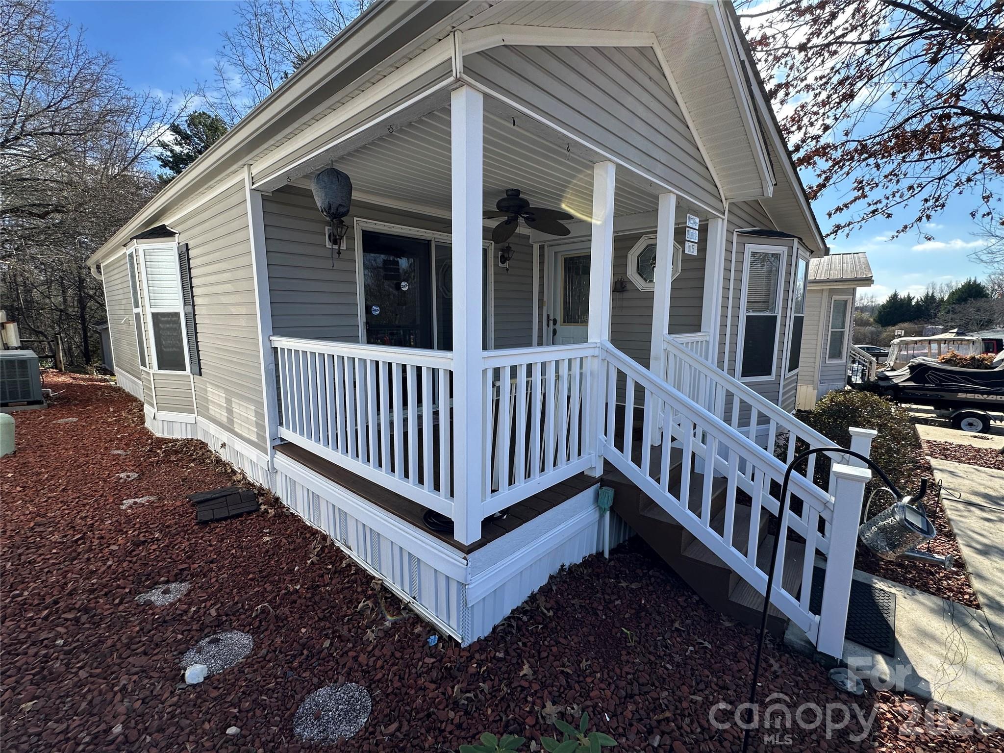 129 Club House Drive — New London