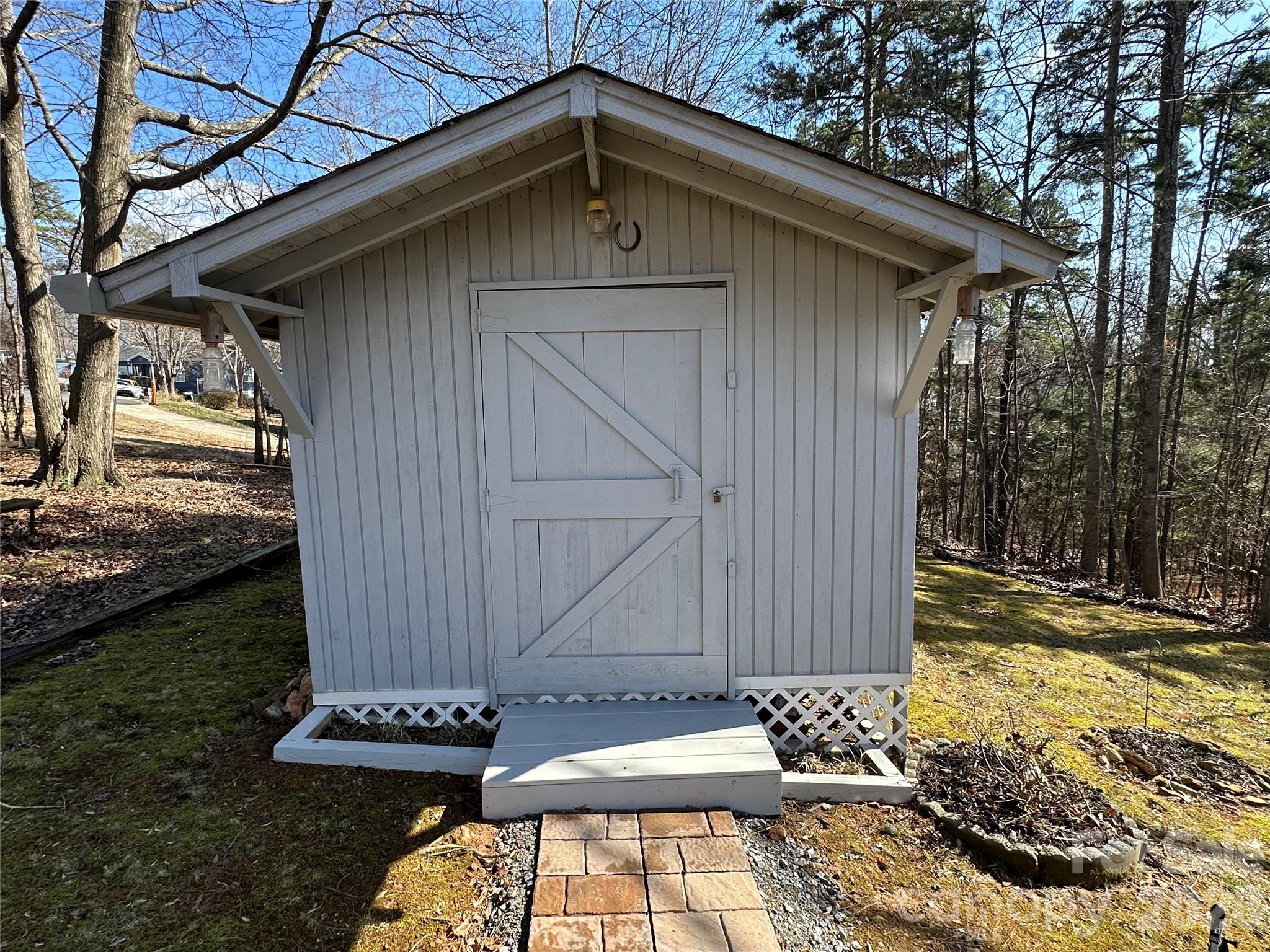 129 Club House Drive — New London