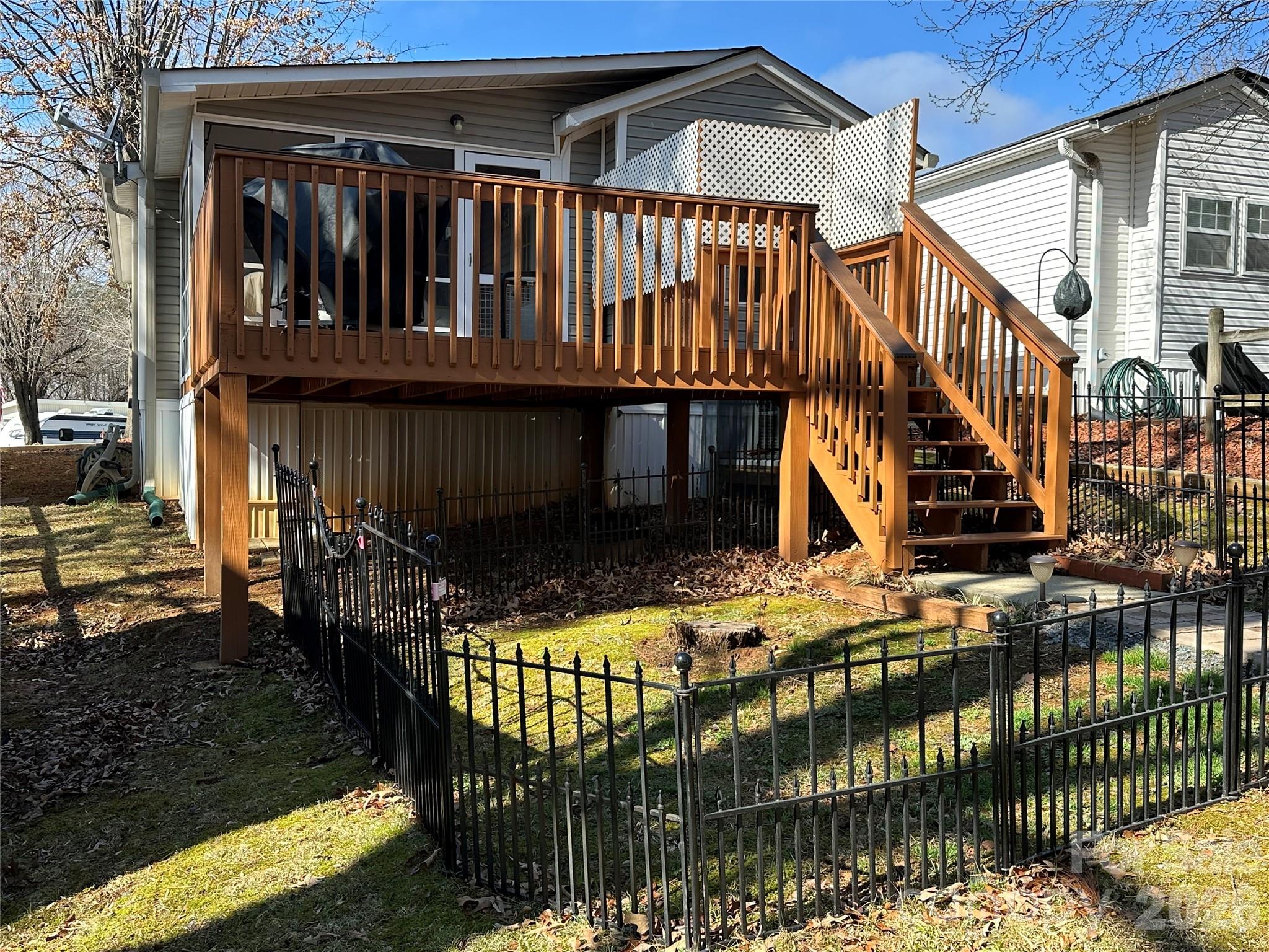 129 Club House Drive — New London