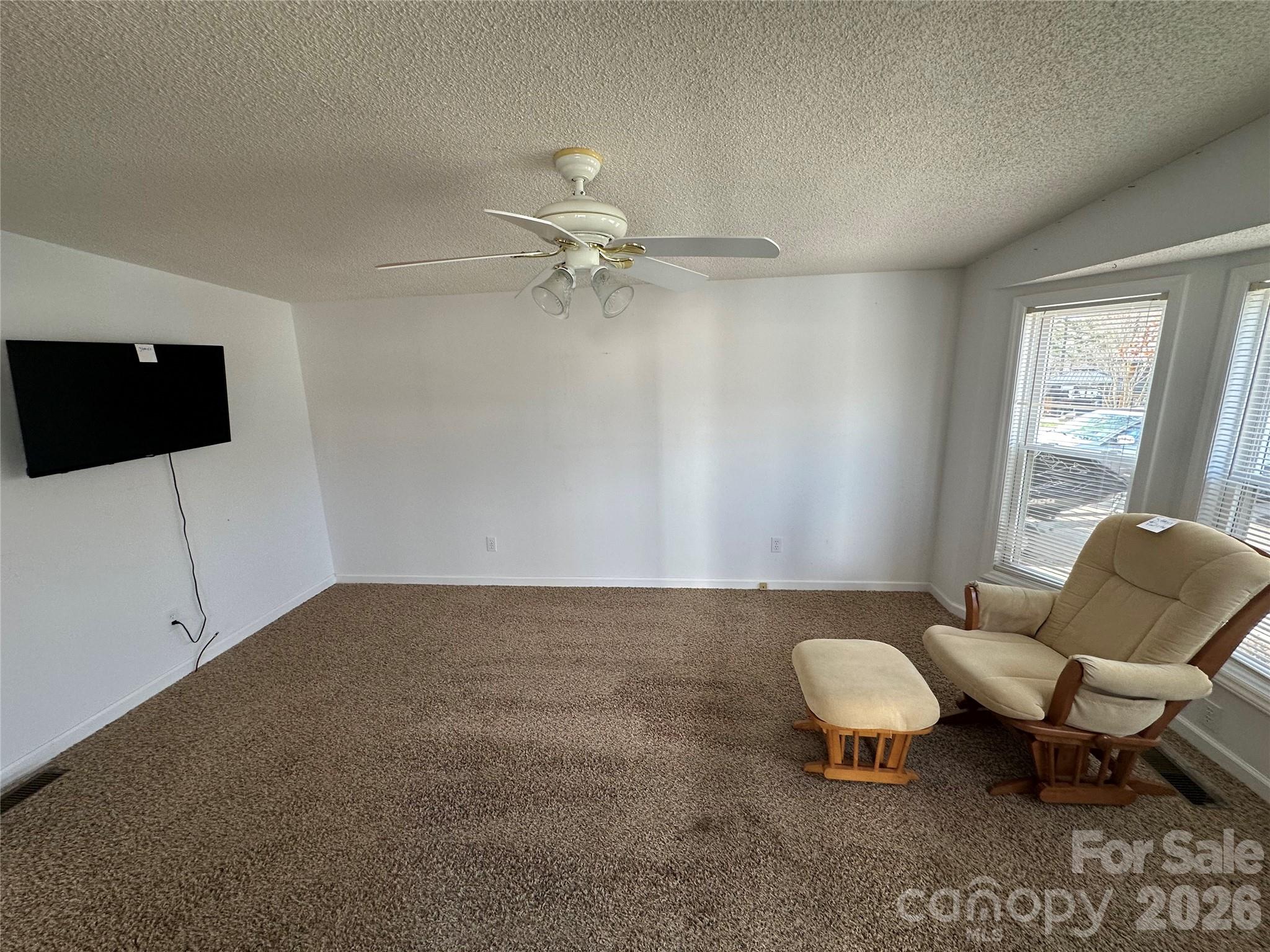129 Club House Drive — New London