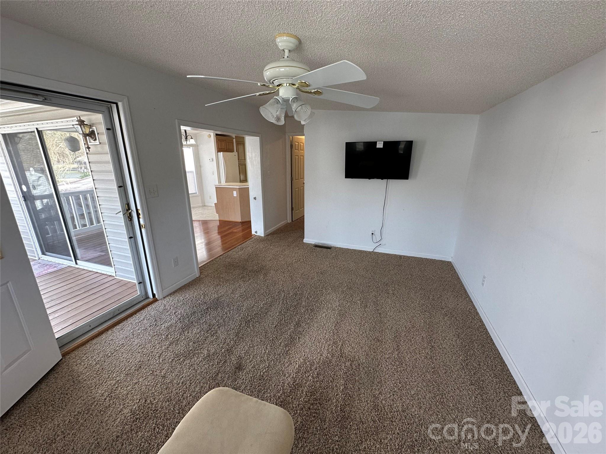 129 Club House Drive — New London