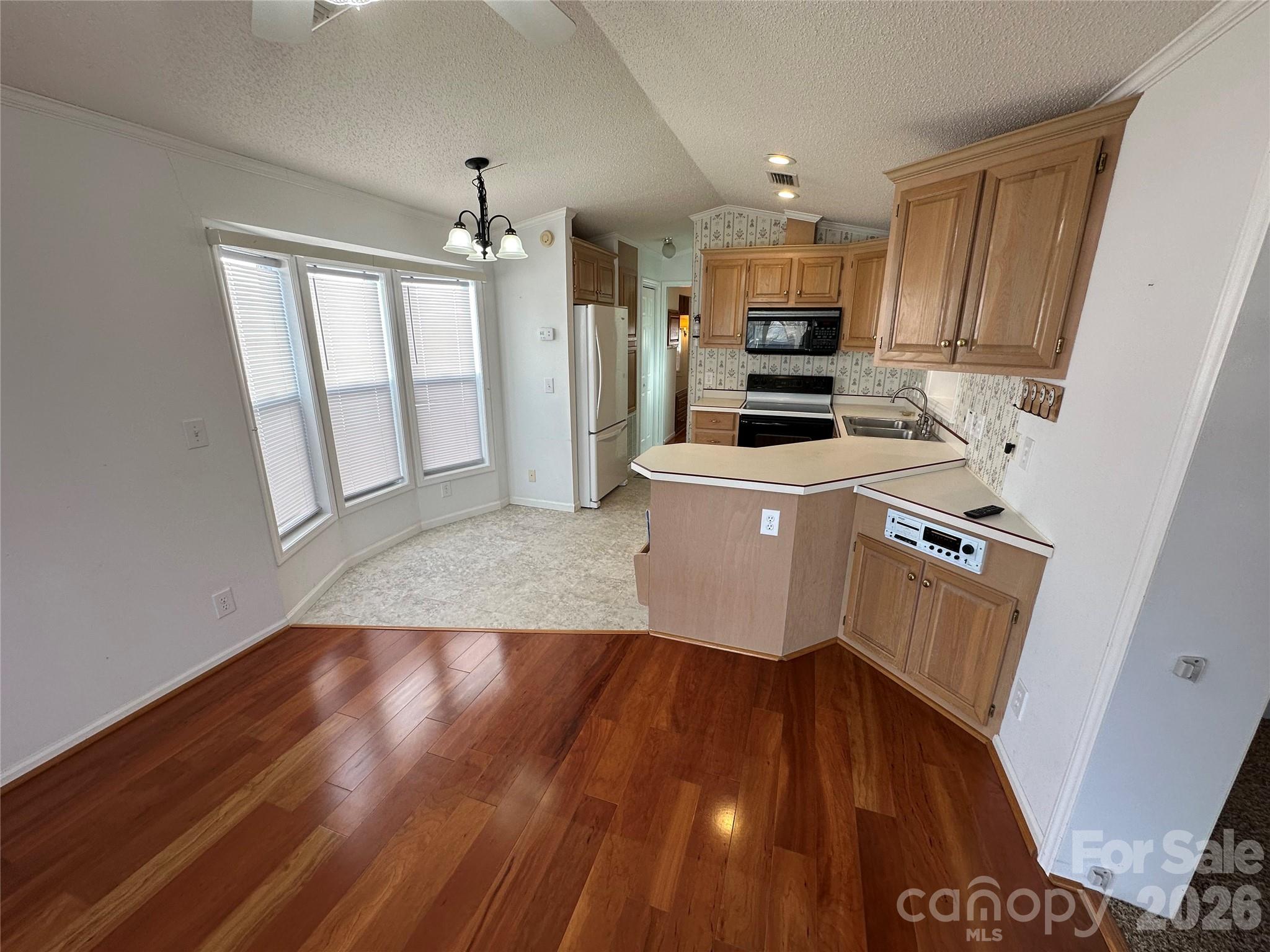 129 Club House Drive — New London
