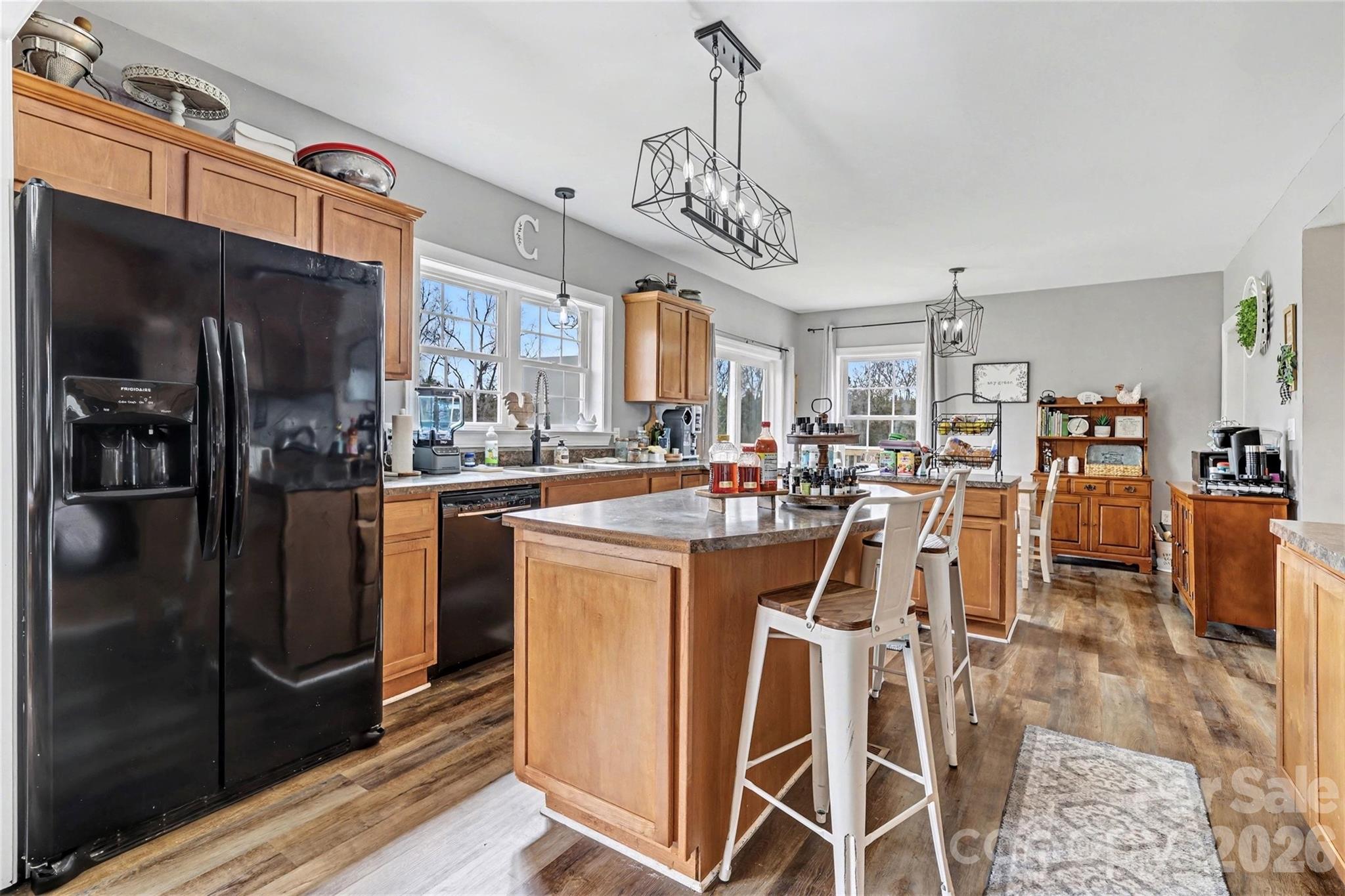 2262 Center Road — Chester