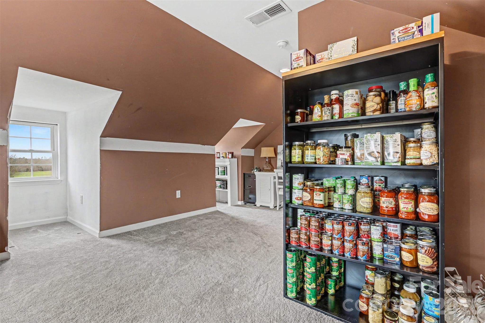 2262 Center Road — Chester