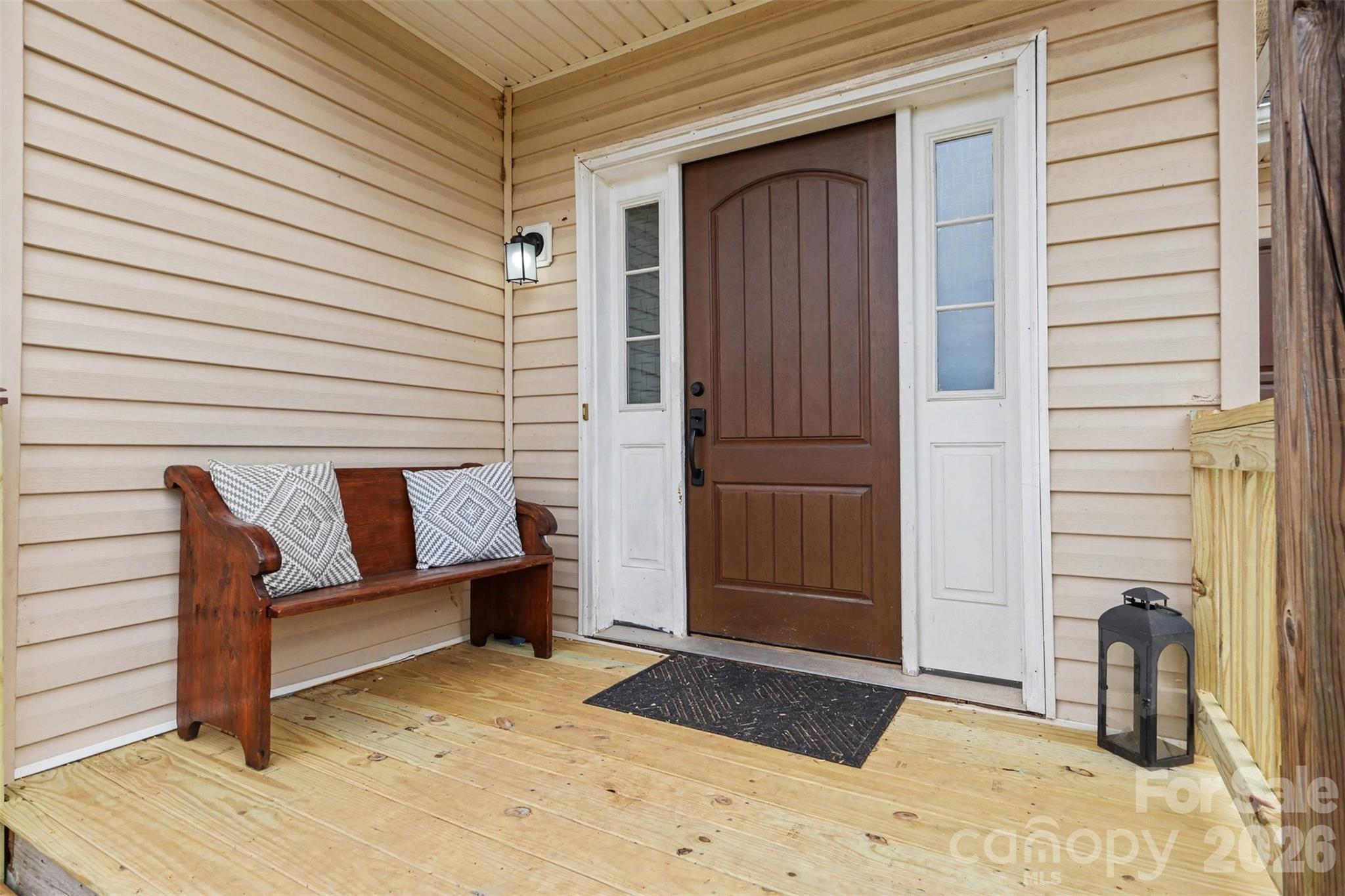 2262 Center Road — Chester
